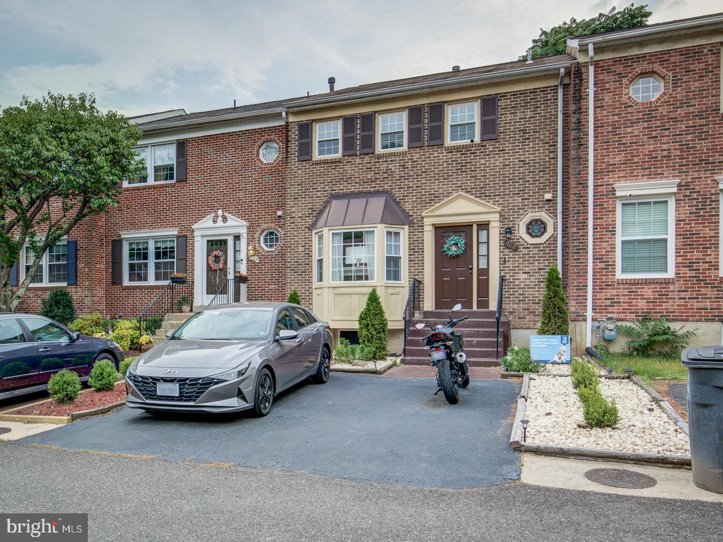 LAKE DEVEREUX - Residential Lease
