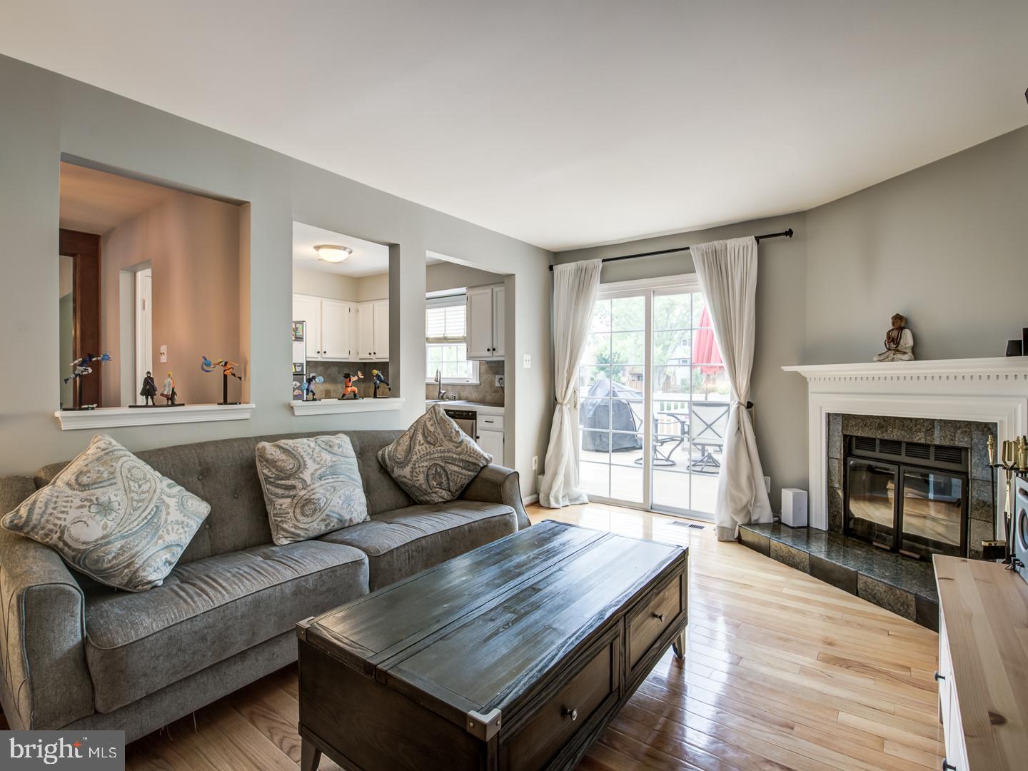 LAKE DEVEREUX - Residential Lease