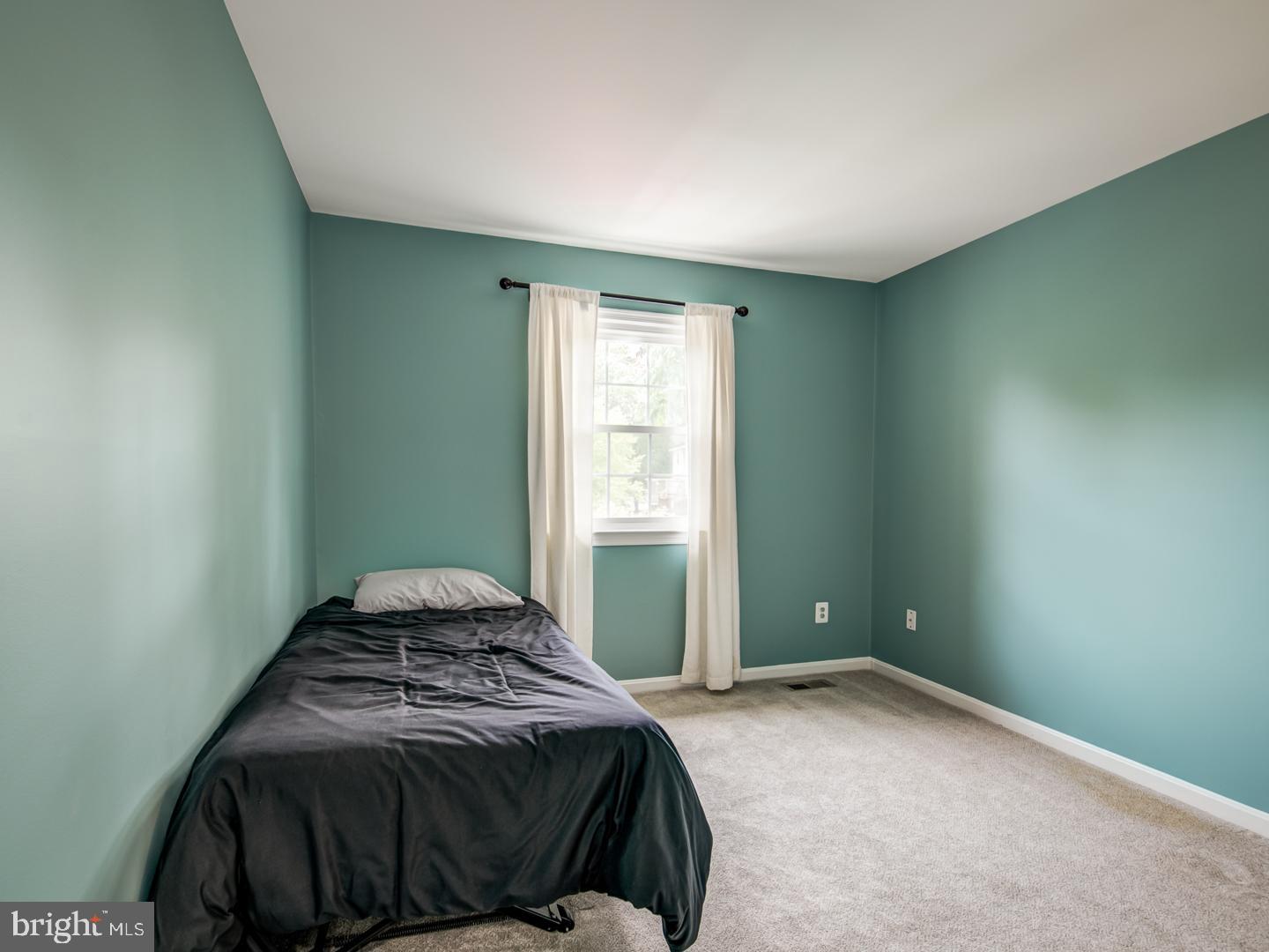 LAKE DEVEREUX - Residential Lease