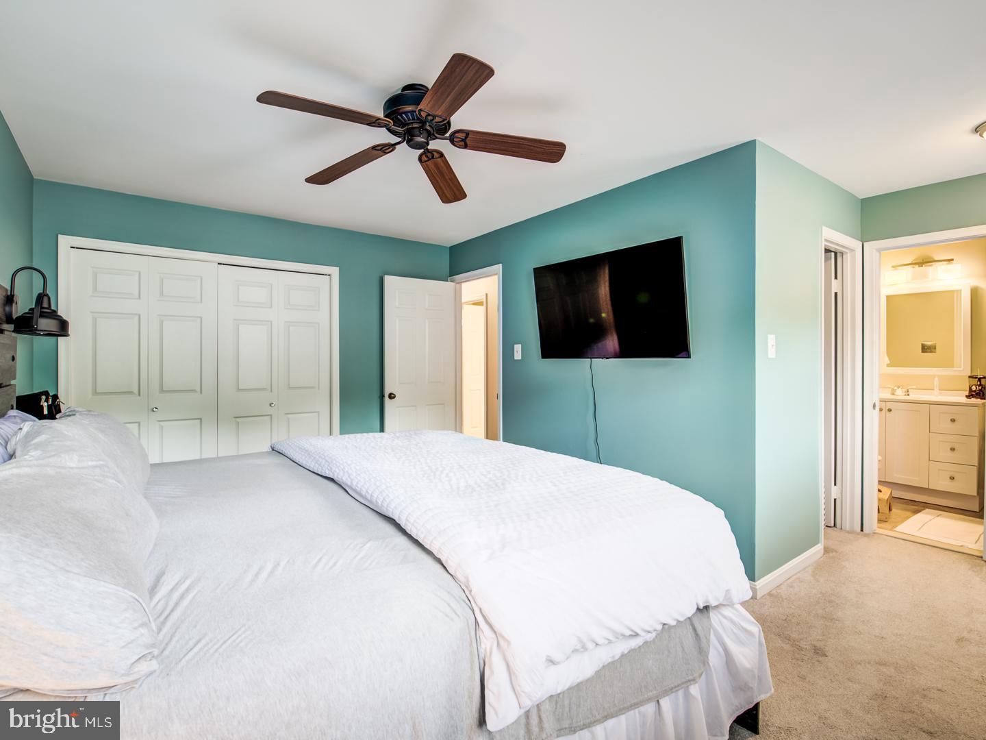 LAKE DEVEREUX - Residential Lease