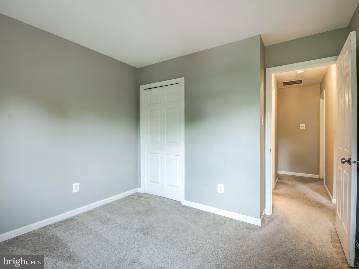 LAKE DEVEREUX - Residential Lease