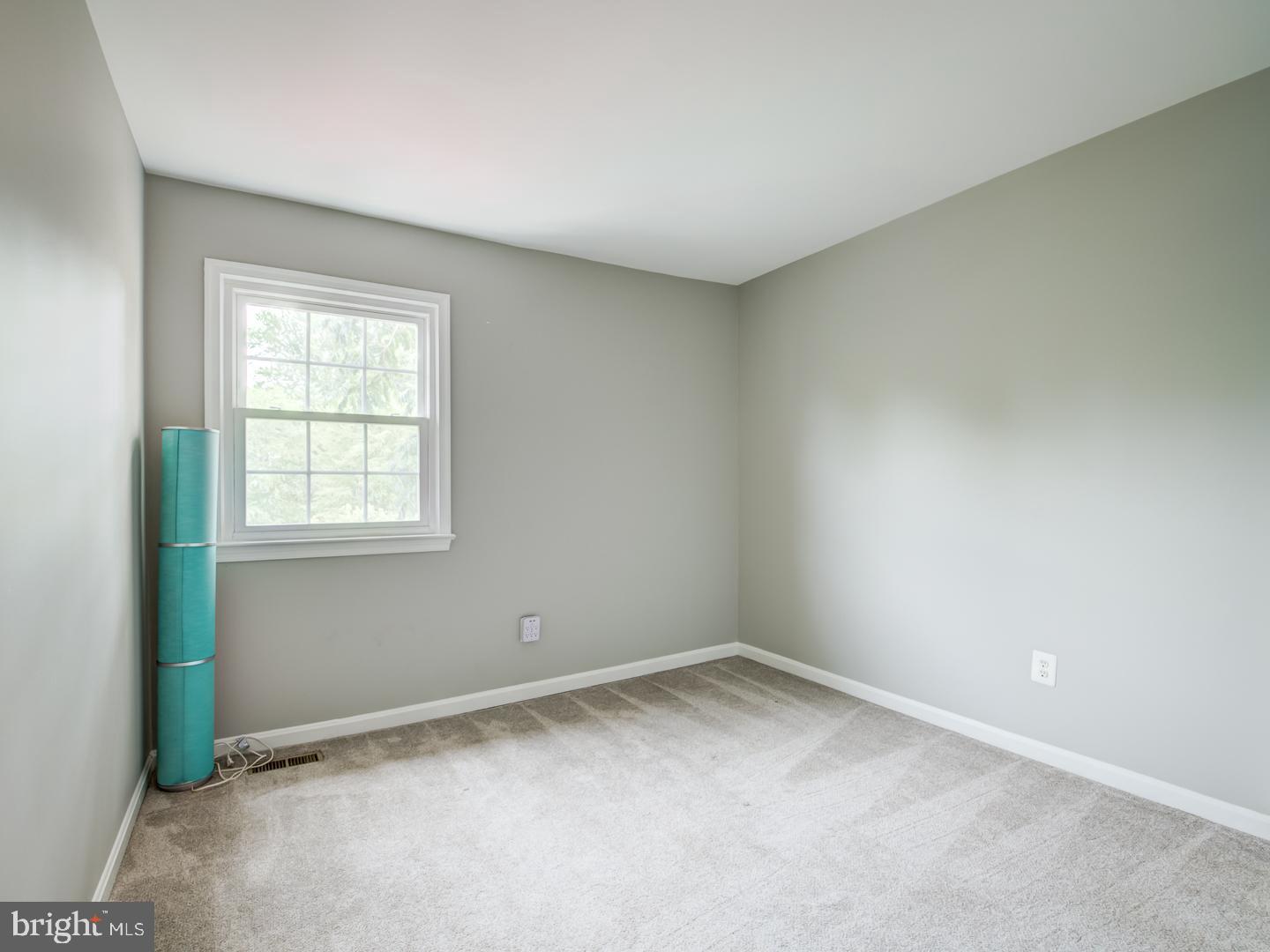 LAKE DEVEREUX - Residential Lease