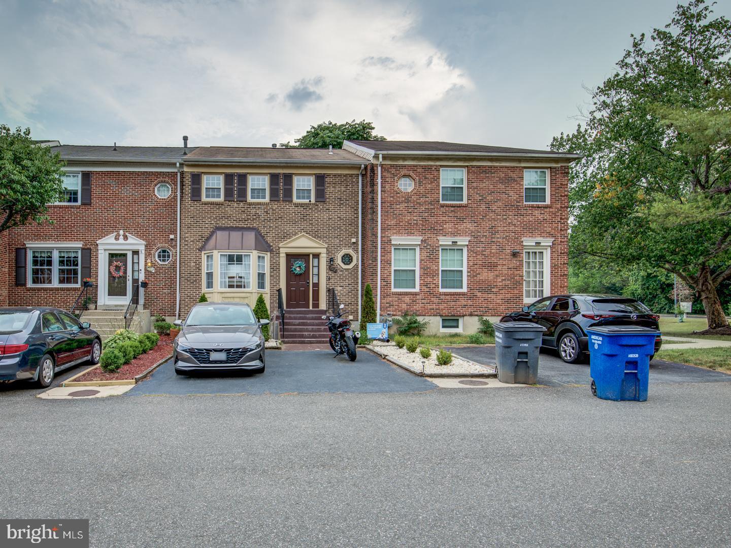 LAKE DEVEREUX - Residential Lease