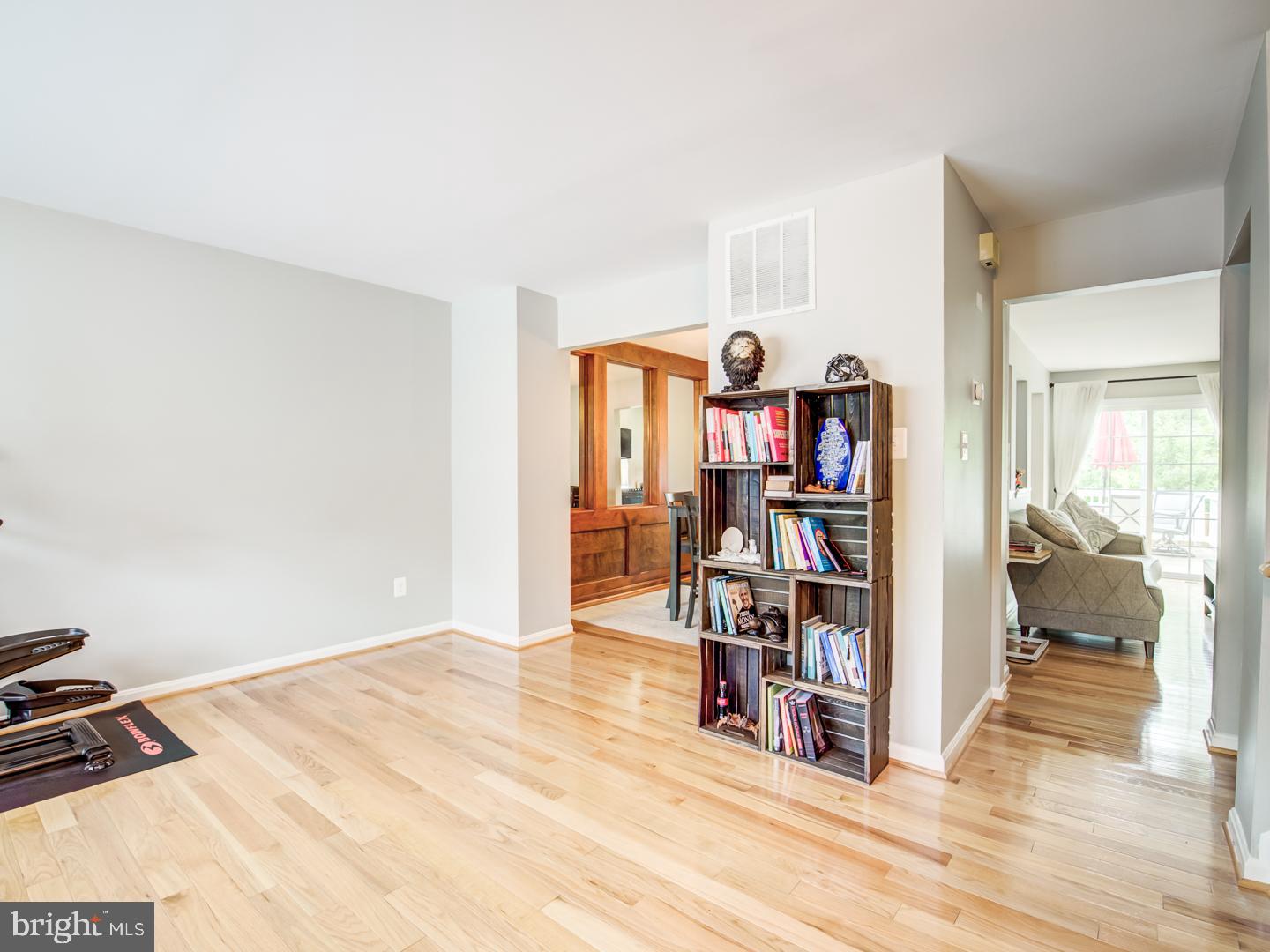LAKE DEVEREUX - Residential Lease