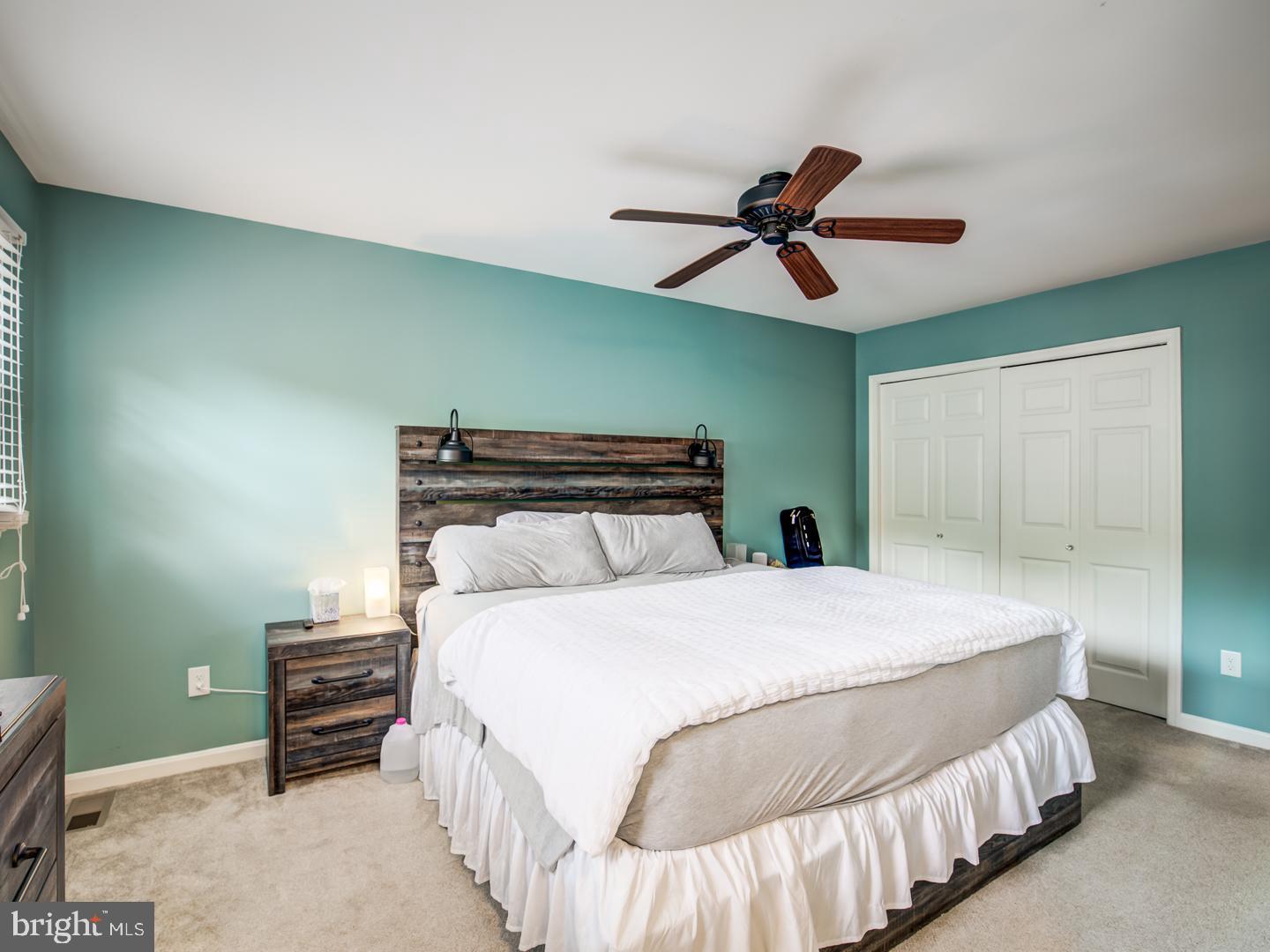 LAKE DEVEREUX - Residential Lease