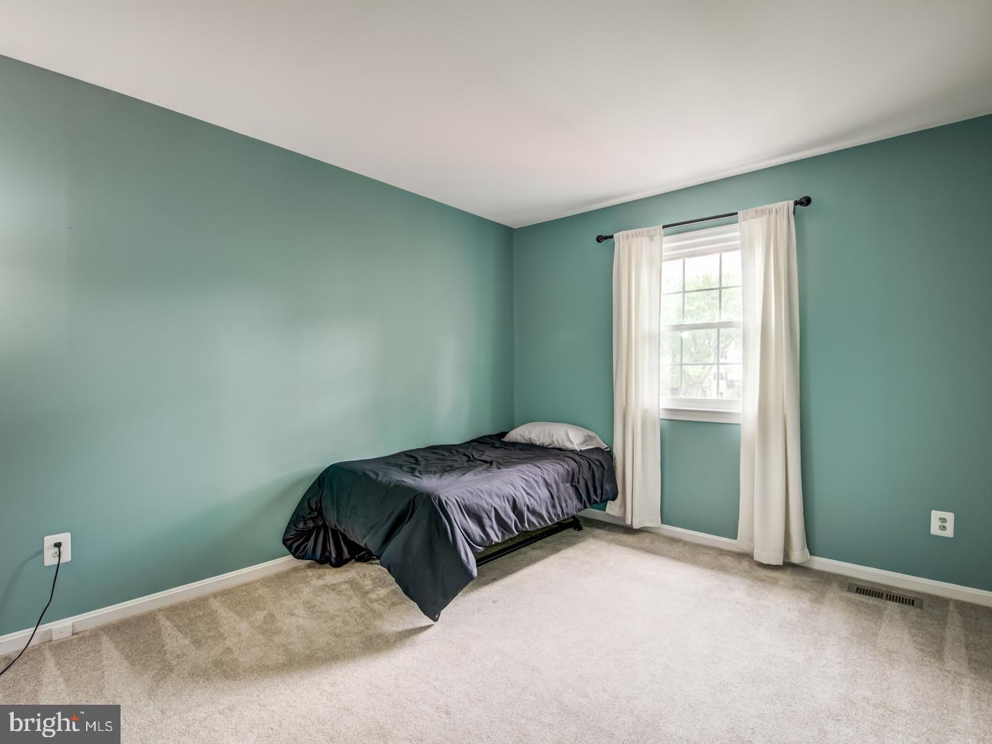 LAKE DEVEREUX - Residential Lease