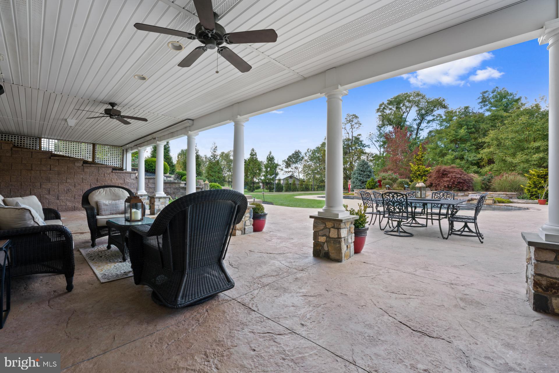 COUNTRY RIDGE - Residential
