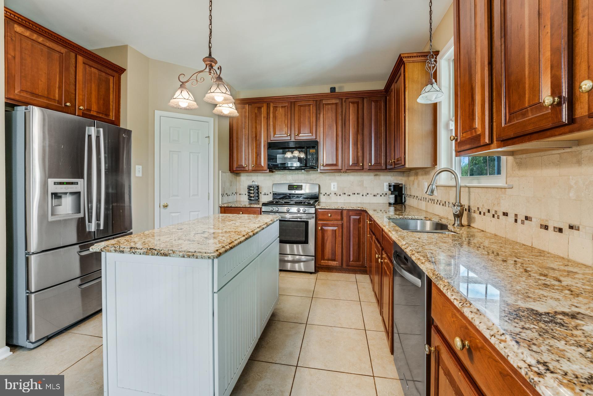 COUNTRY RIDGE - Residential