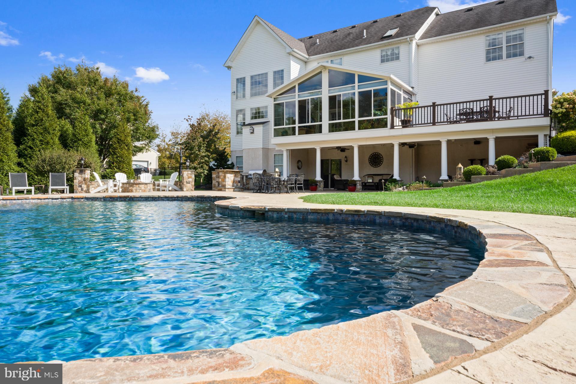 COUNTRY RIDGE - Residential