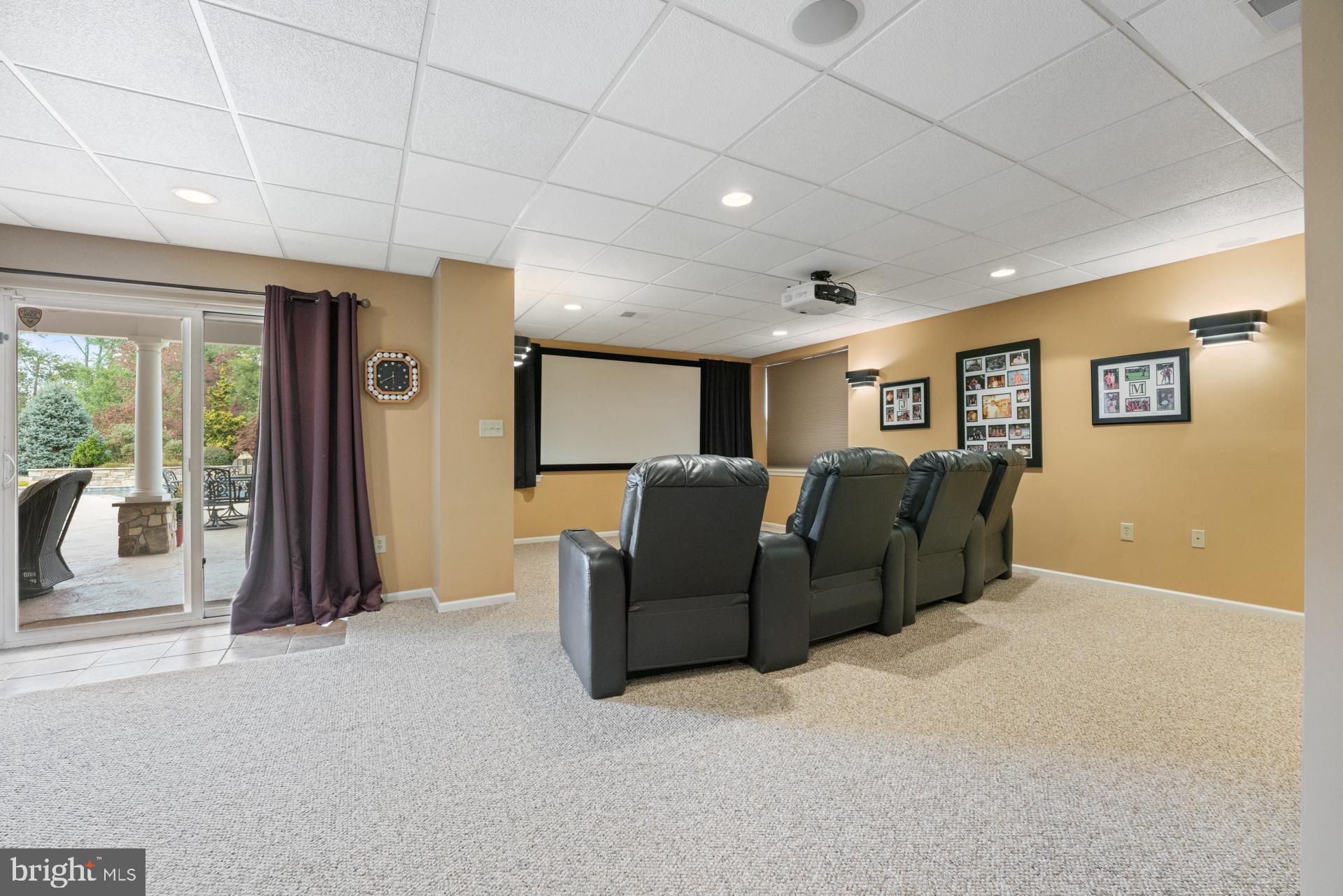 COUNTRY RIDGE - Residential