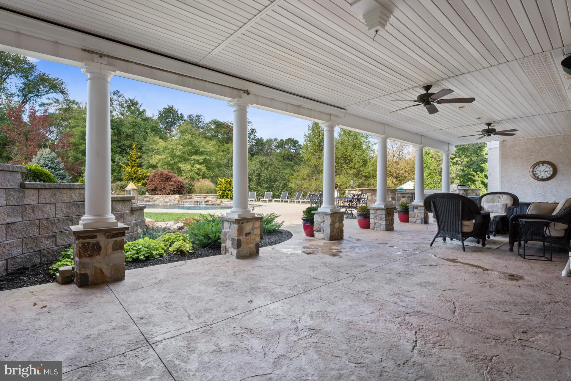 COUNTRY RIDGE - Residential
