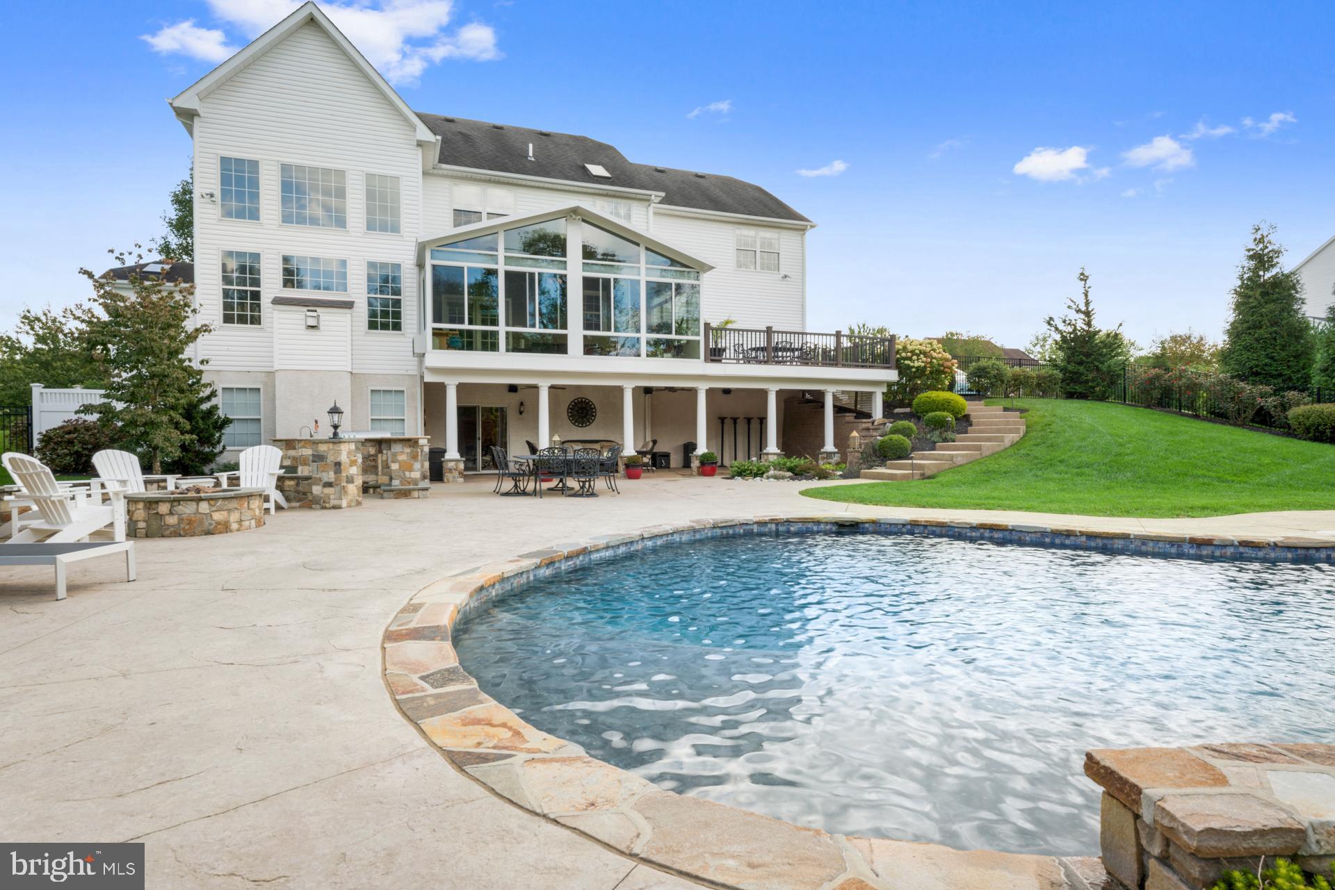 COUNTRY RIDGE - Residential