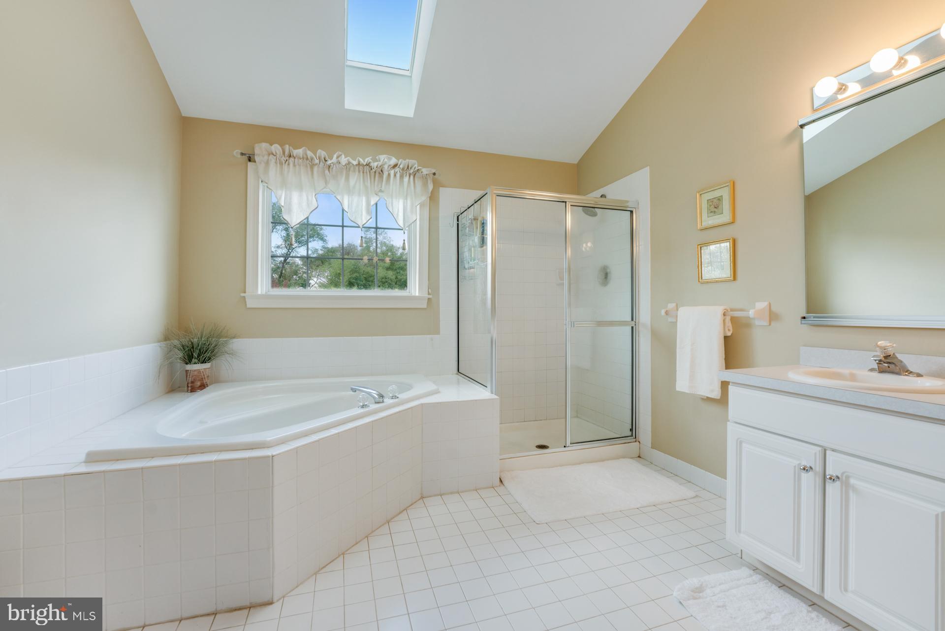 COUNTRY RIDGE - Residential