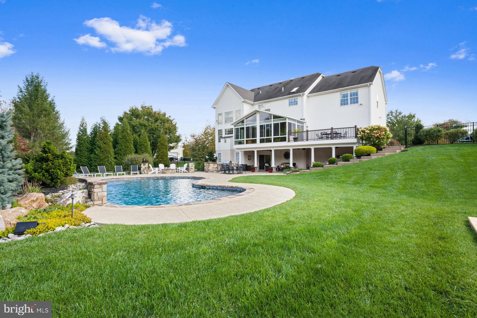 COUNTRY RIDGE - Residential