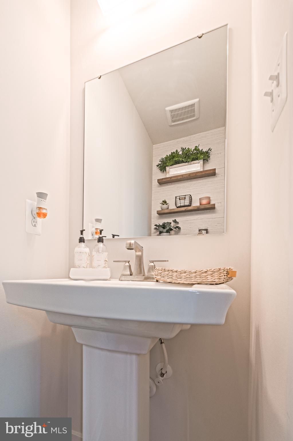 LAKE LINGANORE OAKDALE - Residential