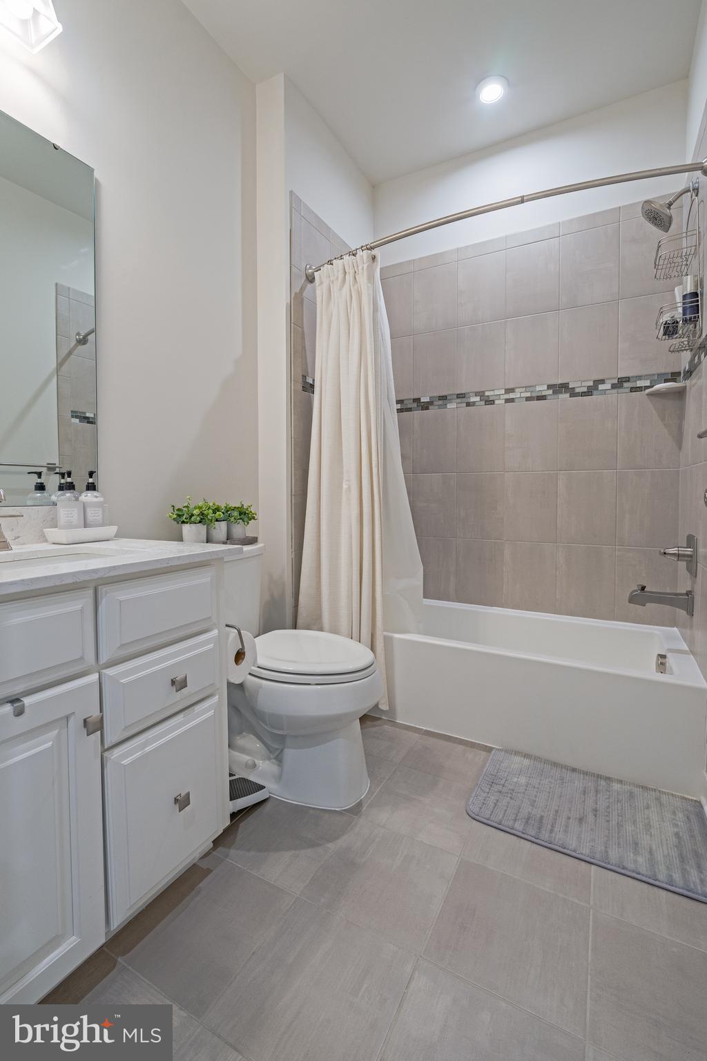 LAKE LINGANORE OAKDALE - Residential