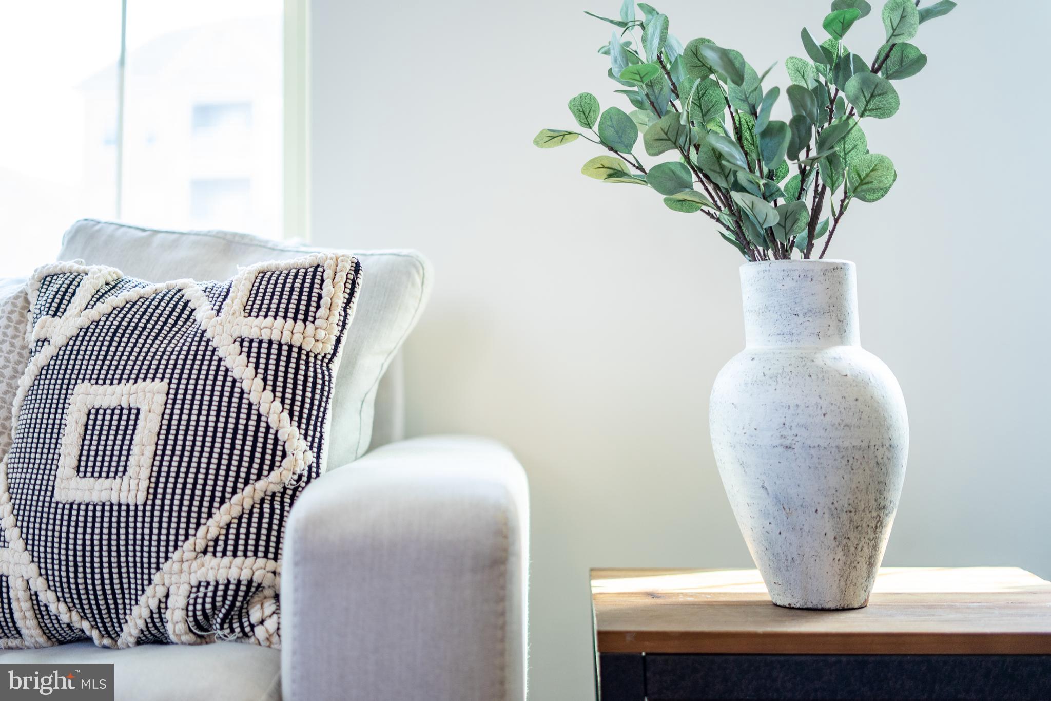 LAKE LINGANORE OAKDALE - Residential