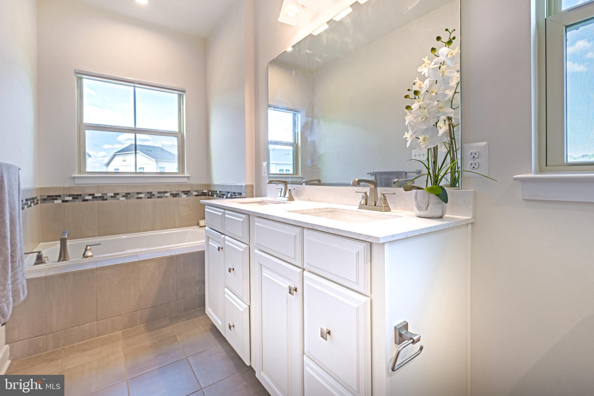 LAKE LINGANORE OAKDALE - Residential