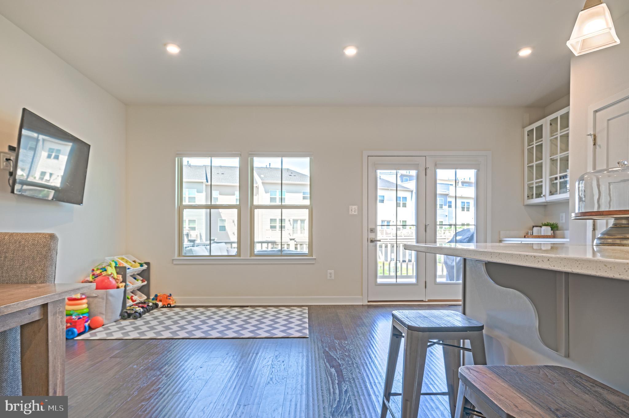 LAKE LINGANORE OAKDALE - Residential