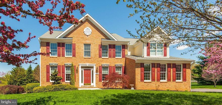 Beautiful 4 BR/4.5 Bath Colonial in the Shaneybrook Farms Community! Stunningly updated kitchen featuring granite countertops, new SS appliances, and a gorgeous 3-season addition boasting ipe decking, pine ceilings and shaker shingle siding. Two story foyer. Possible 5th bedroom on spacious, finished lower level.  Gorgeous, flat lot perfect for hours of entertaining in this sought after community.