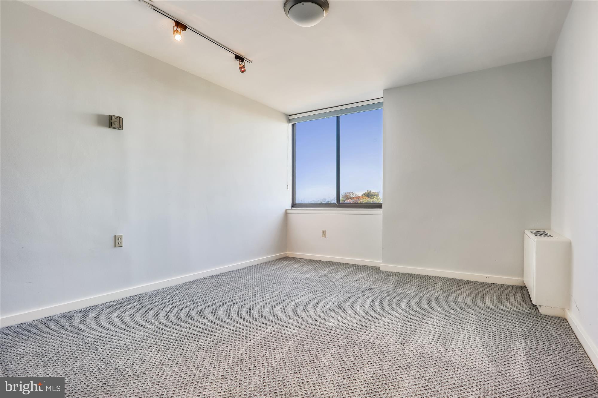 CARLYN PLACE - Residential Lease