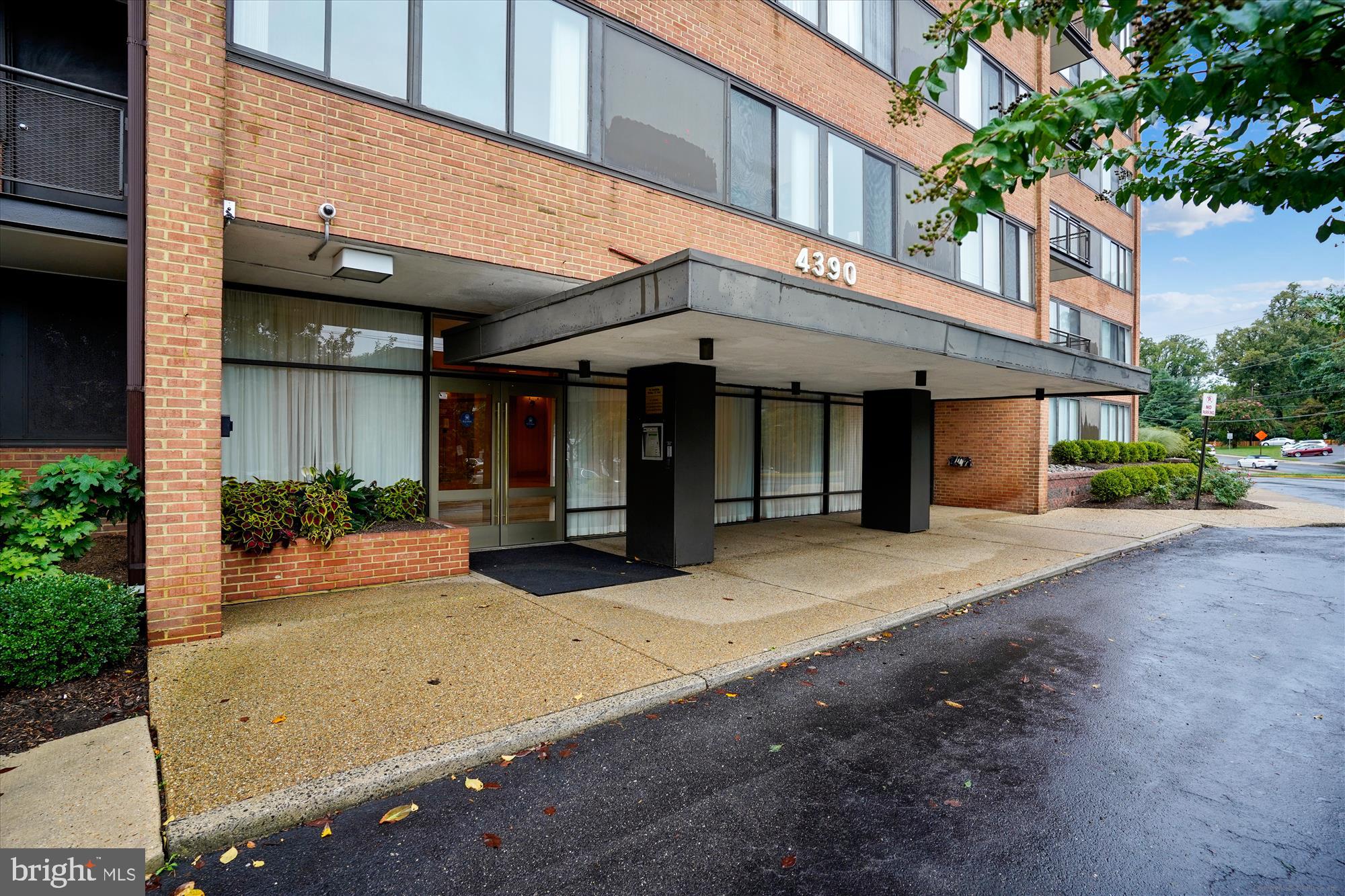 CARLYN PLACE - Residential Lease