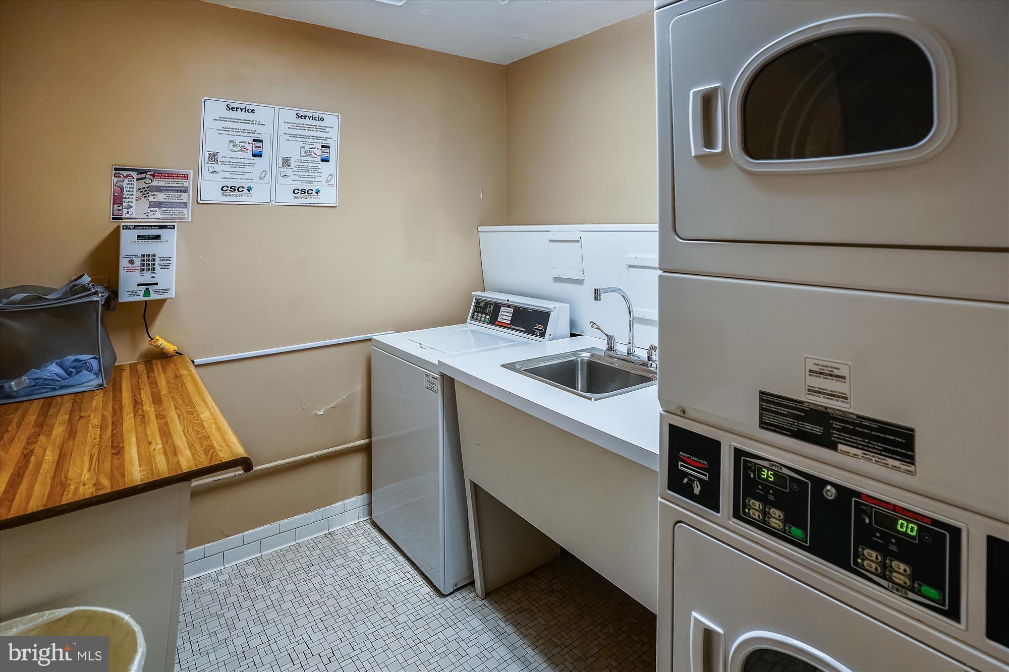 CARLYN PLACE - Residential Lease