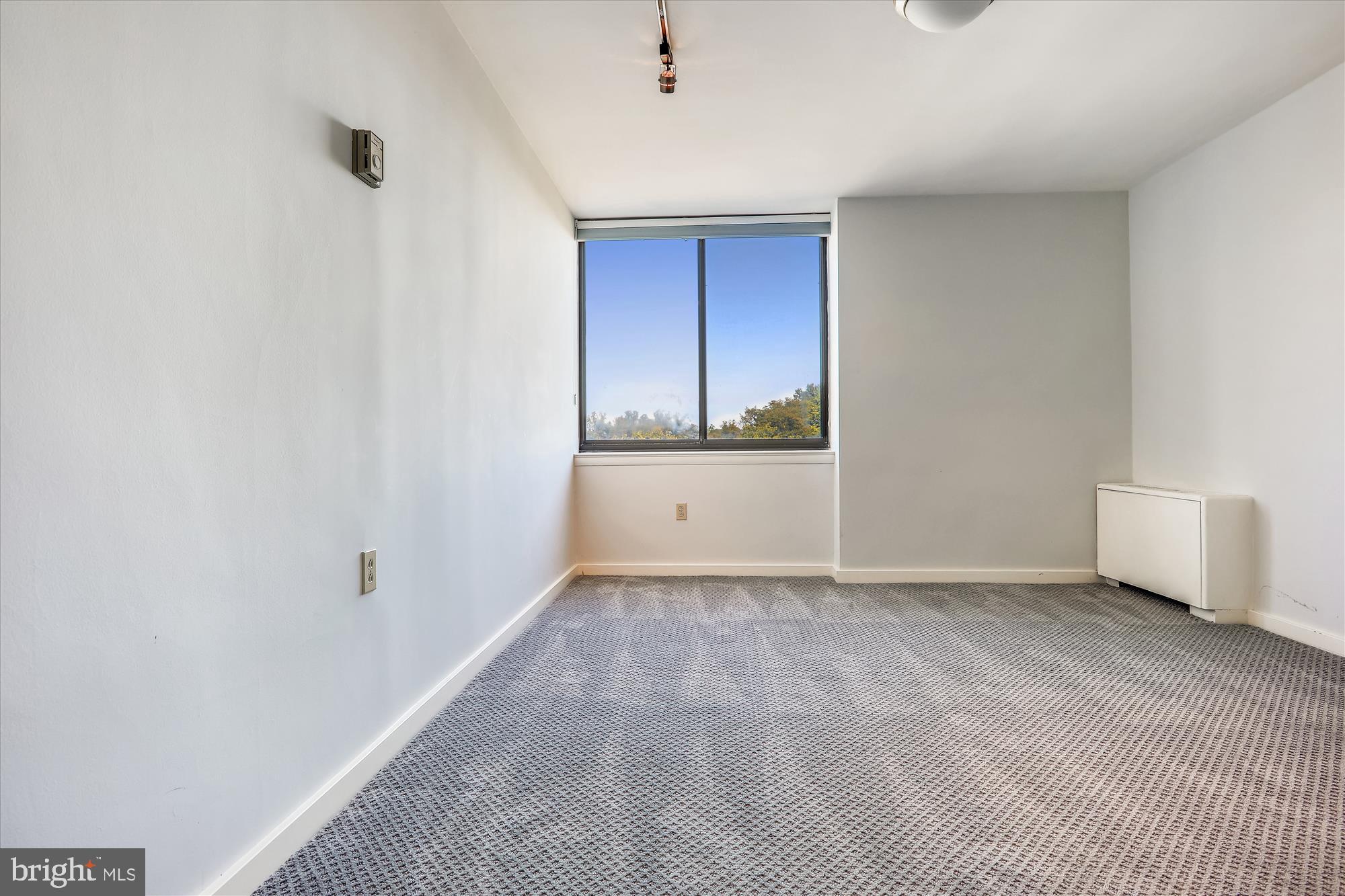 CARLYN PLACE - Residential Lease