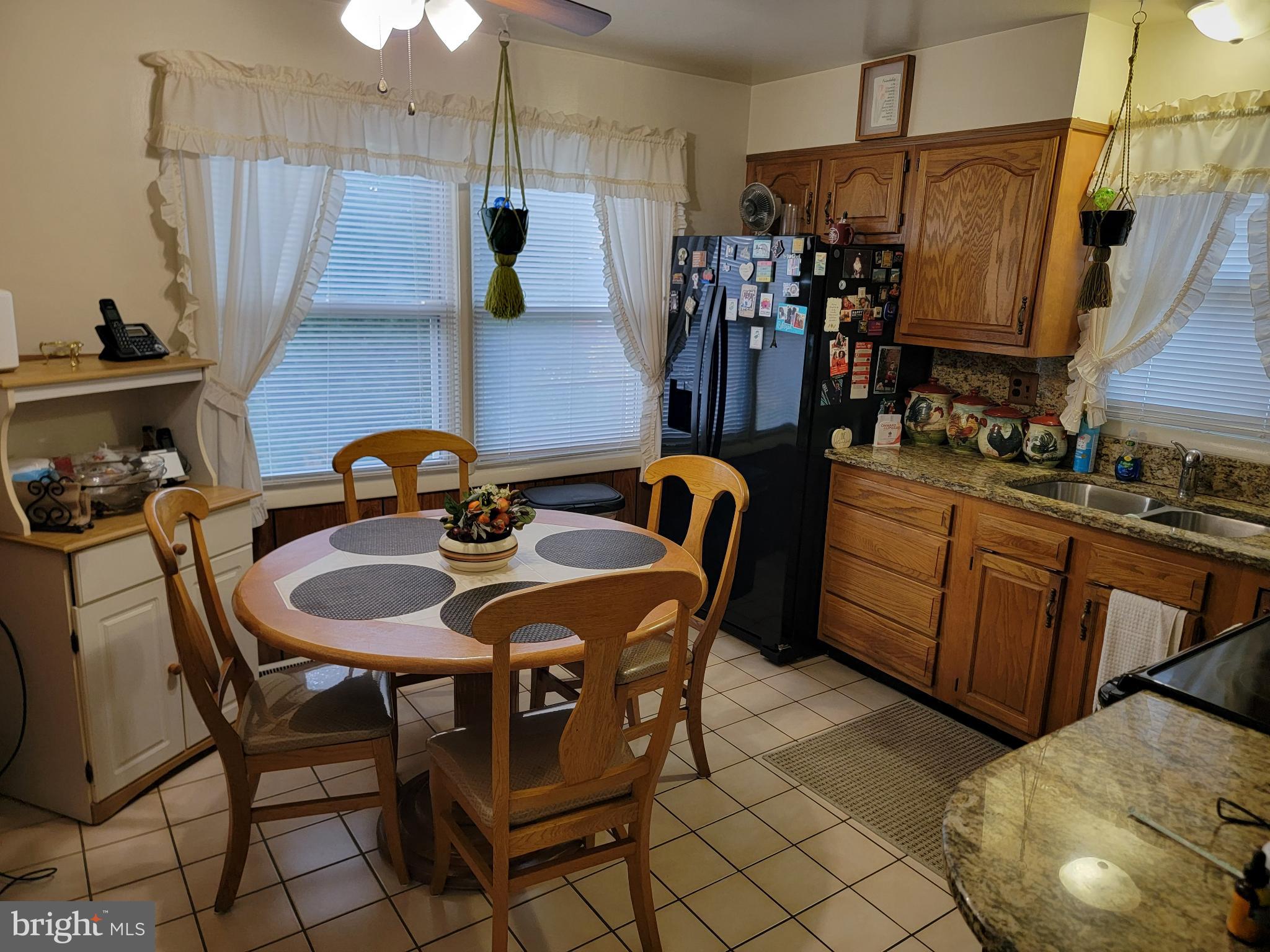 YORKSHIRE KNOLLS - Residential