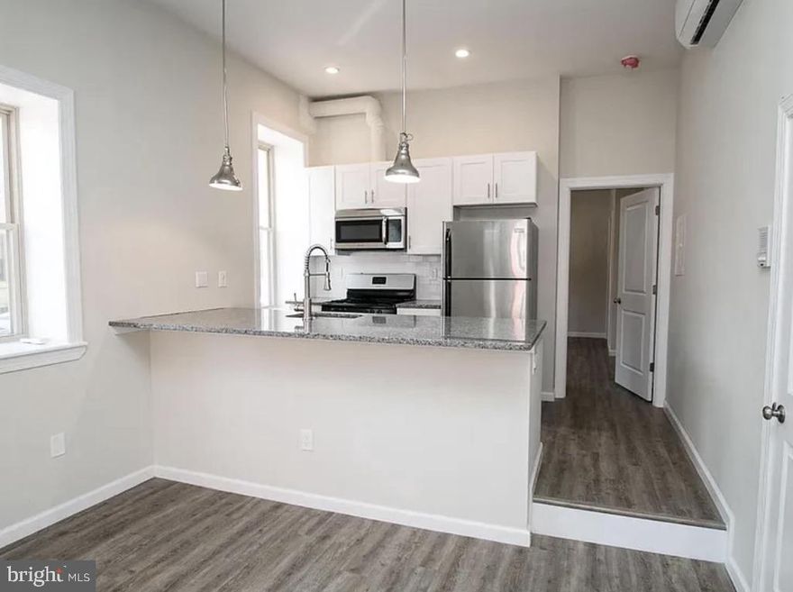 Completely renovated corner property. 1 Bedroom/1 Bathroom unit located in the heart of Graduate Hospital. Central air and heating, private rear patio, washer/dryer in a clean basement that also has 1 storage unit per apartment. Tenant pays gas and electric, and a monthly flat fee $50 for water and sewer