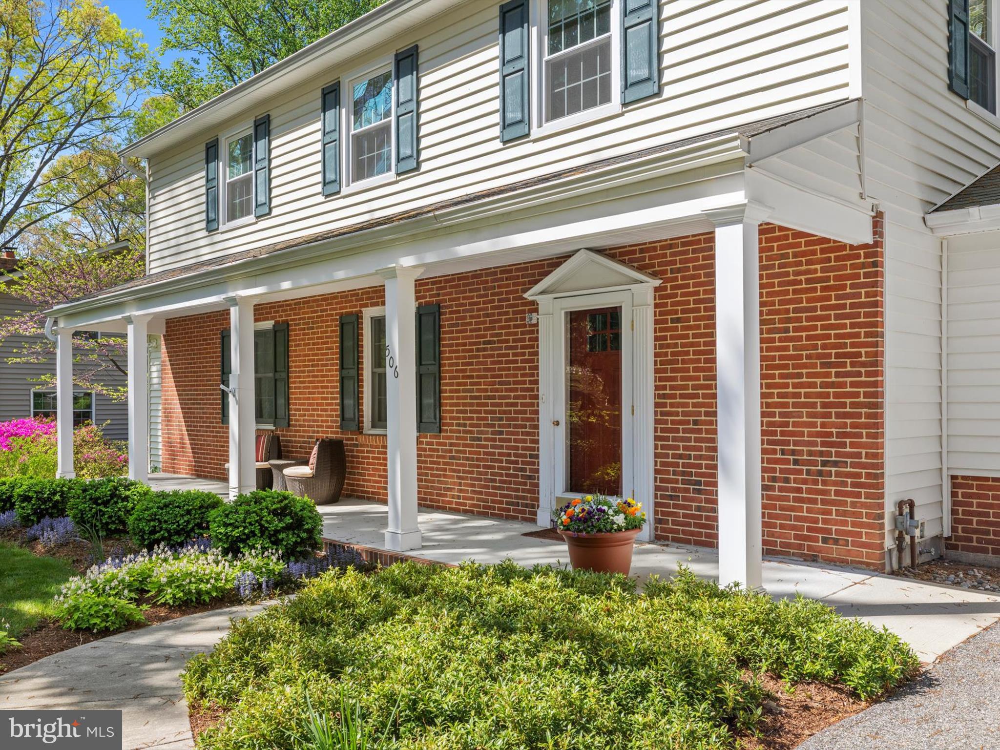 506 DEVONSHIRE LANE