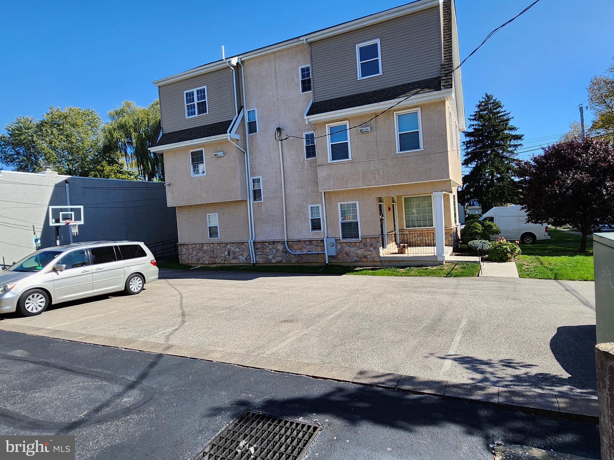 HAVERTOWN - Residential