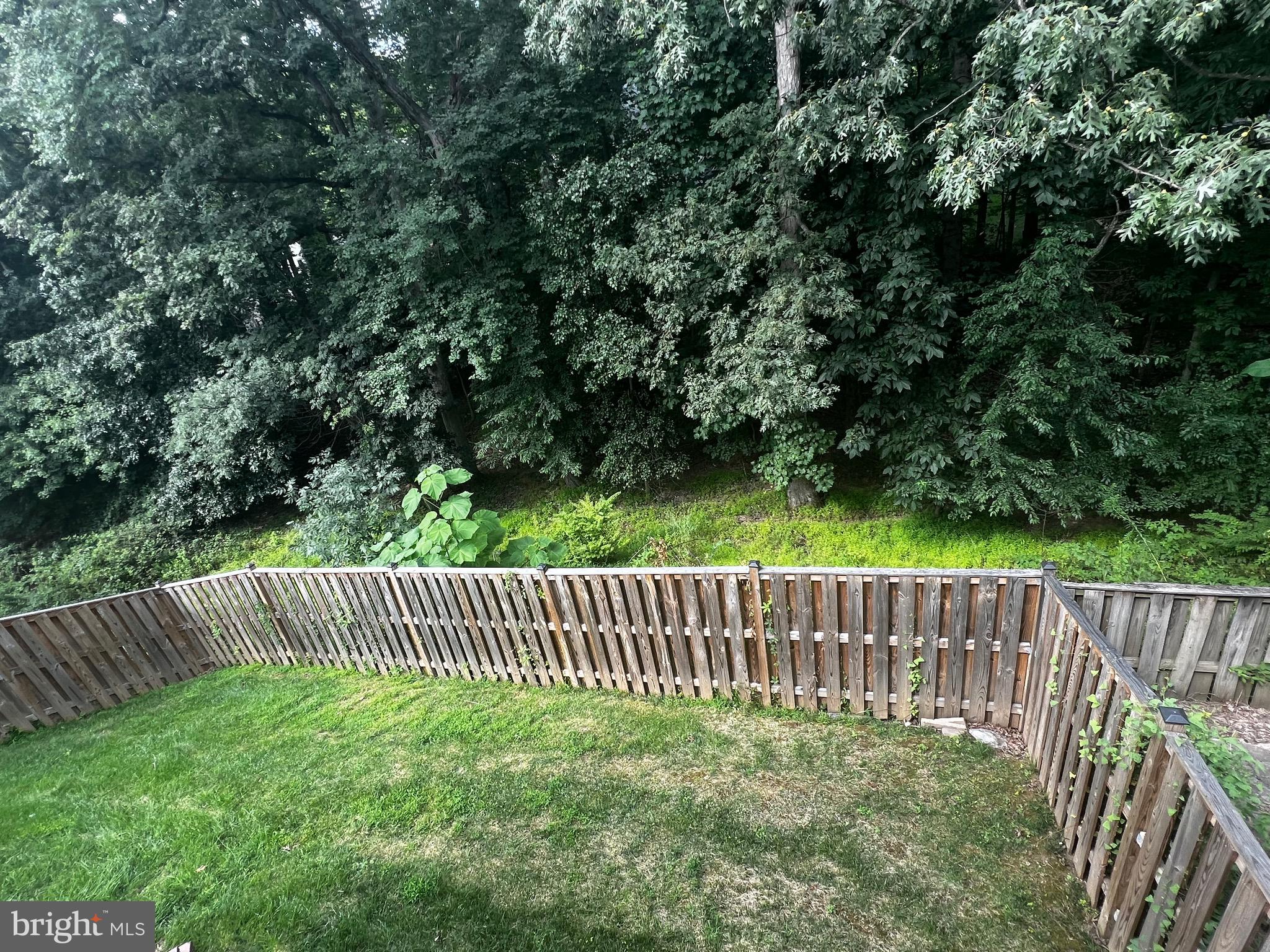 MONTGOMERY VILLAGE - Residential Lease