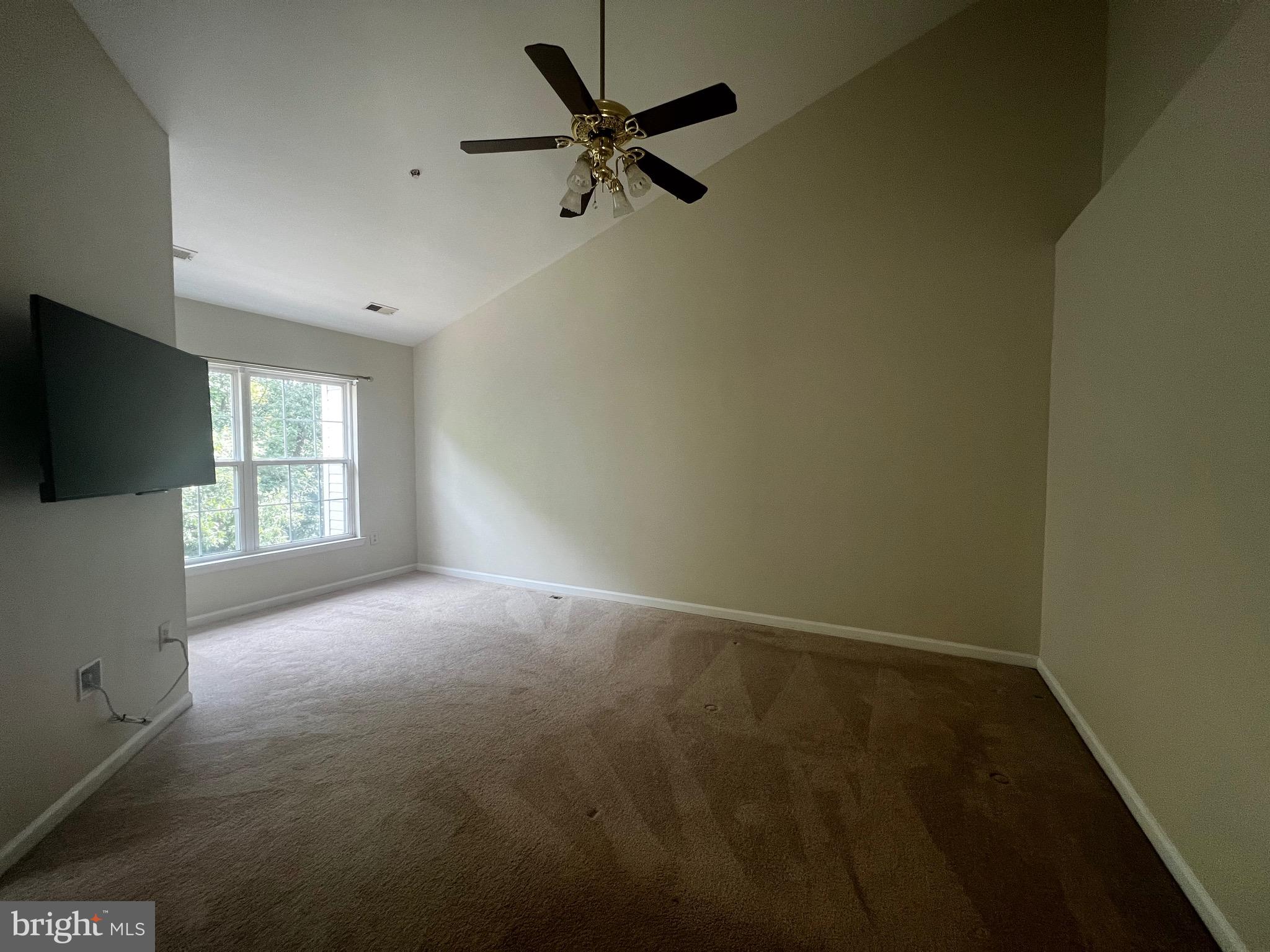 MONTGOMERY VILLAGE - Residential Lease