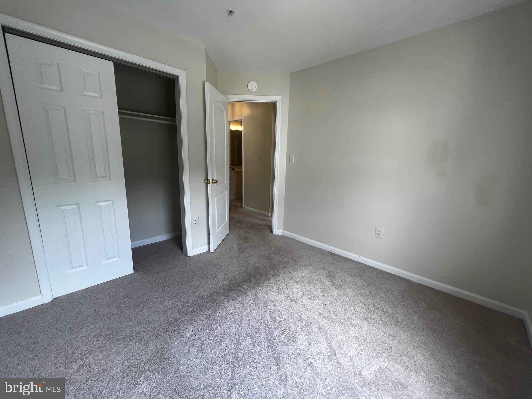 MONTGOMERY VILLAGE - Residential Lease