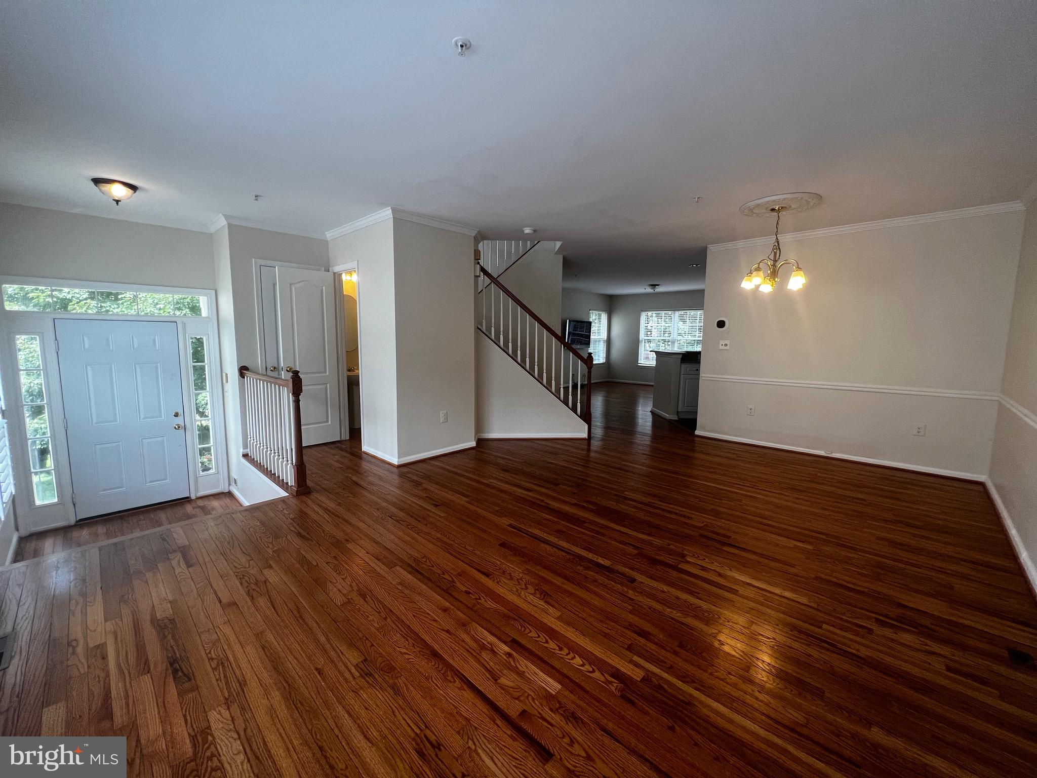 MONTGOMERY VILLAGE - Residential Lease