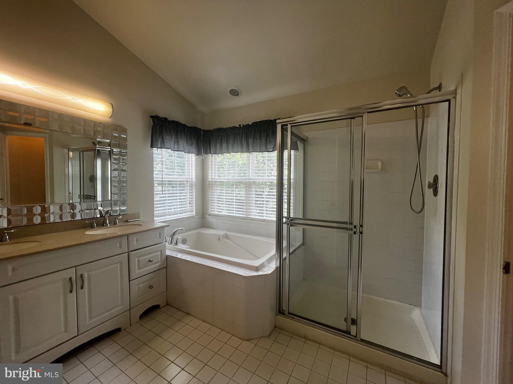 MONTGOMERY VILLAGE - Residential Lease