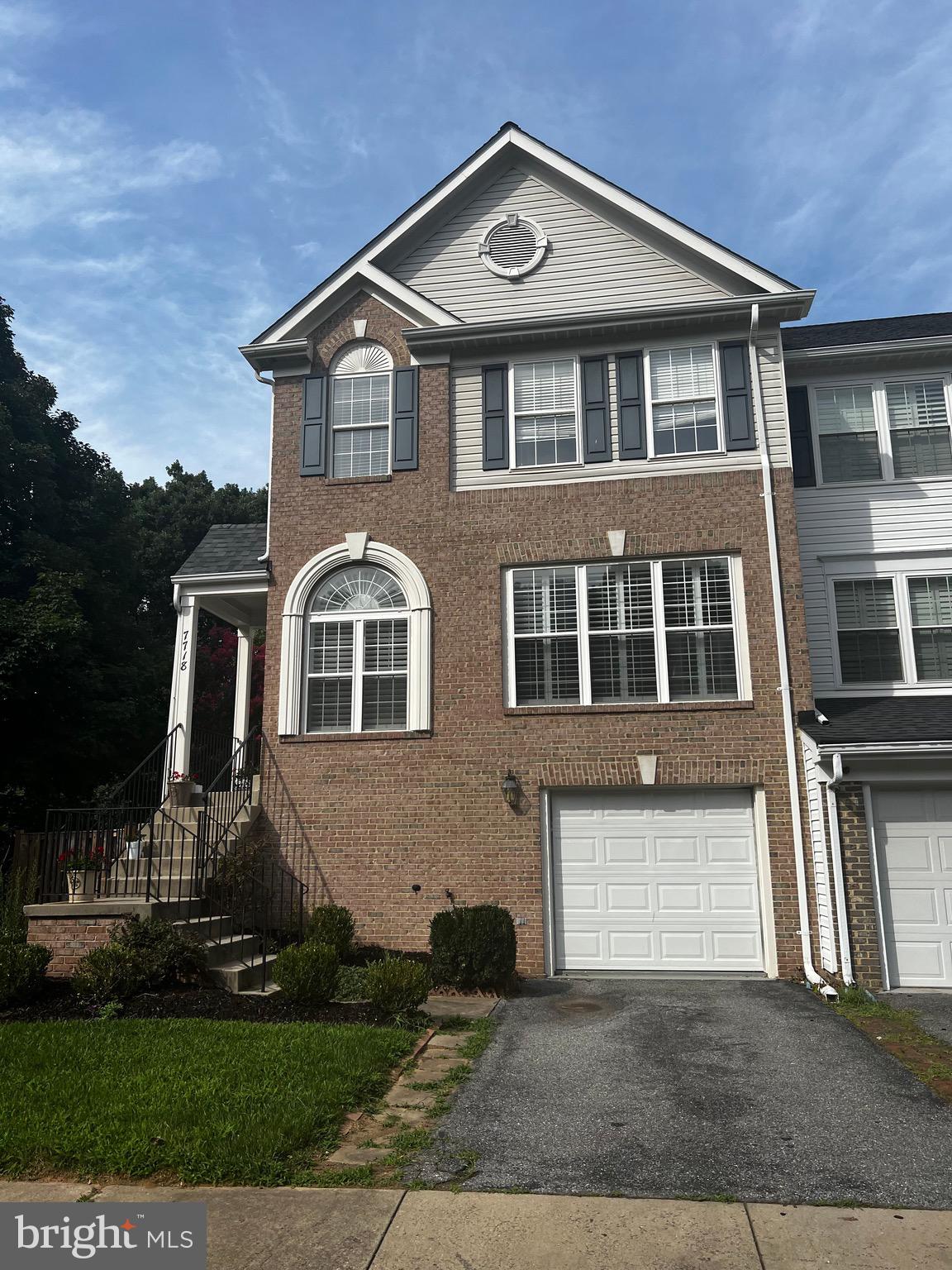 MONTGOMERY VILLAGE - Residential Lease