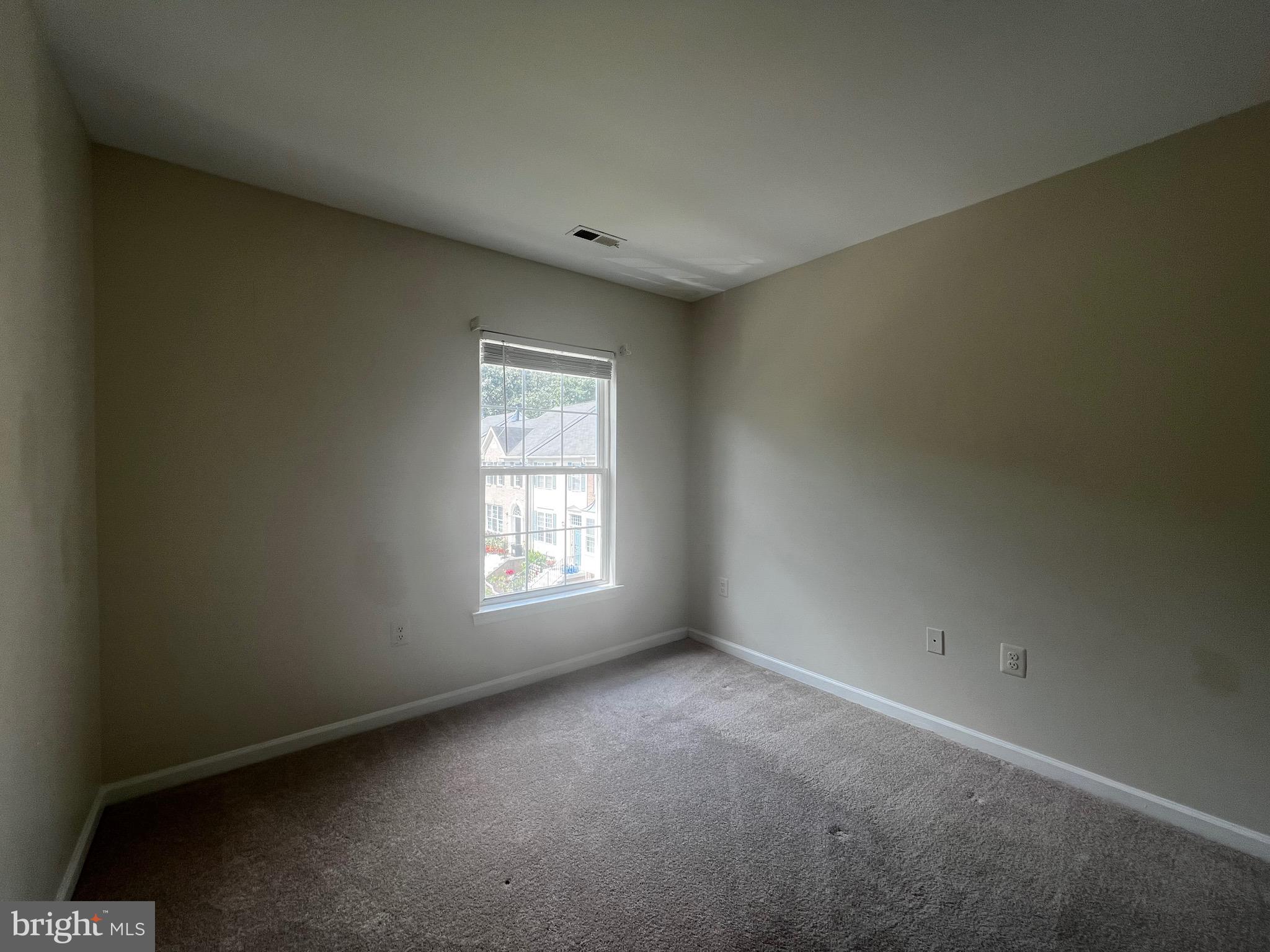 MONTGOMERY VILLAGE - Residential Lease