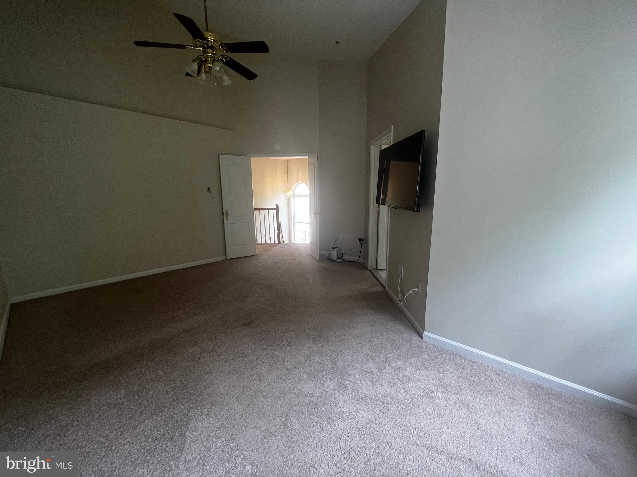 MONTGOMERY VILLAGE - Residential Lease