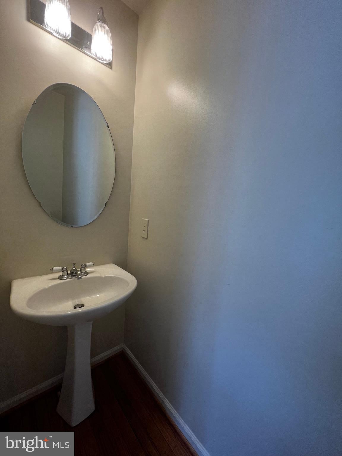 MONTGOMERY VILLAGE - Residential Lease