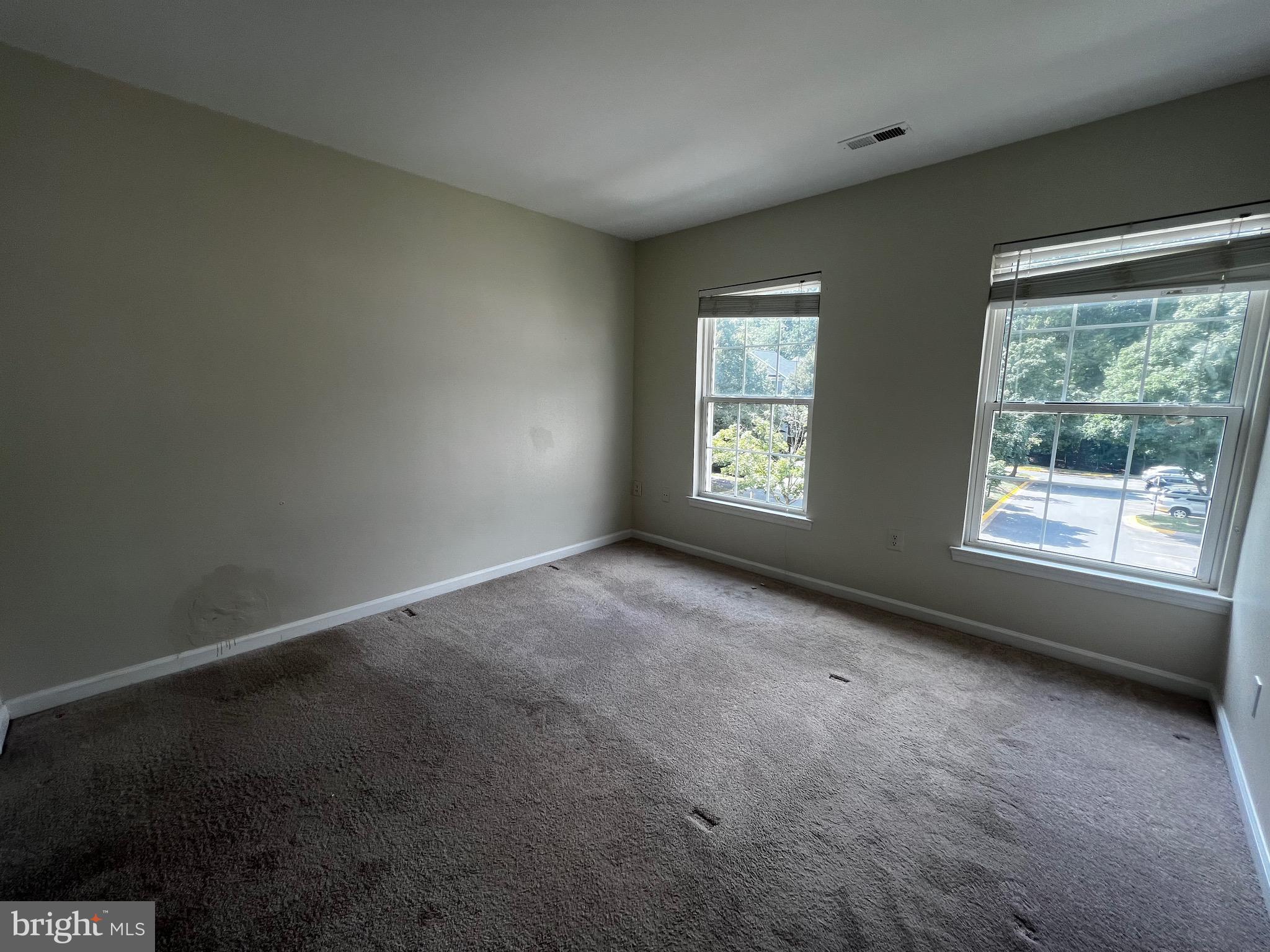 MONTGOMERY VILLAGE - Residential Lease