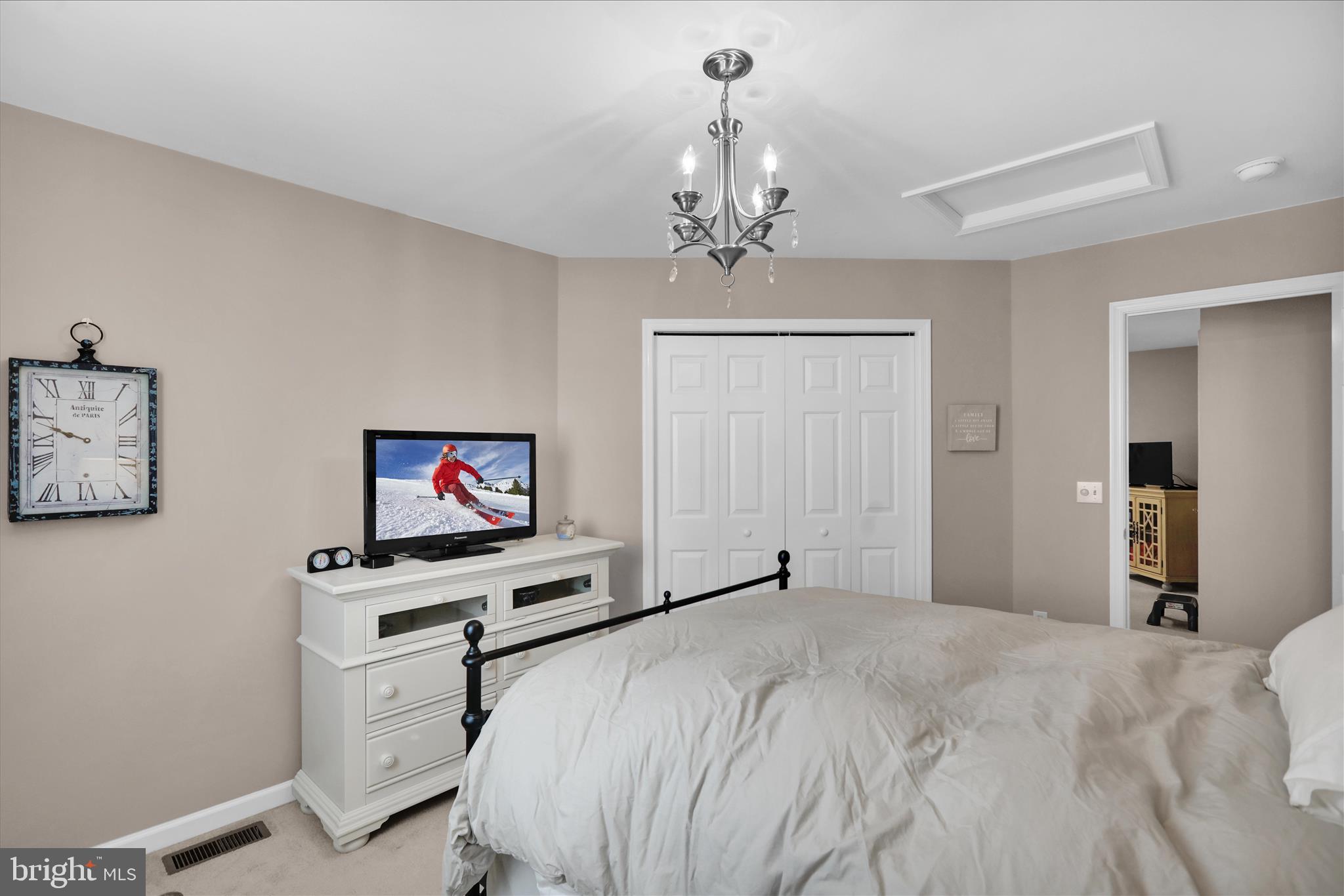 BRIAR LAKE - Residential