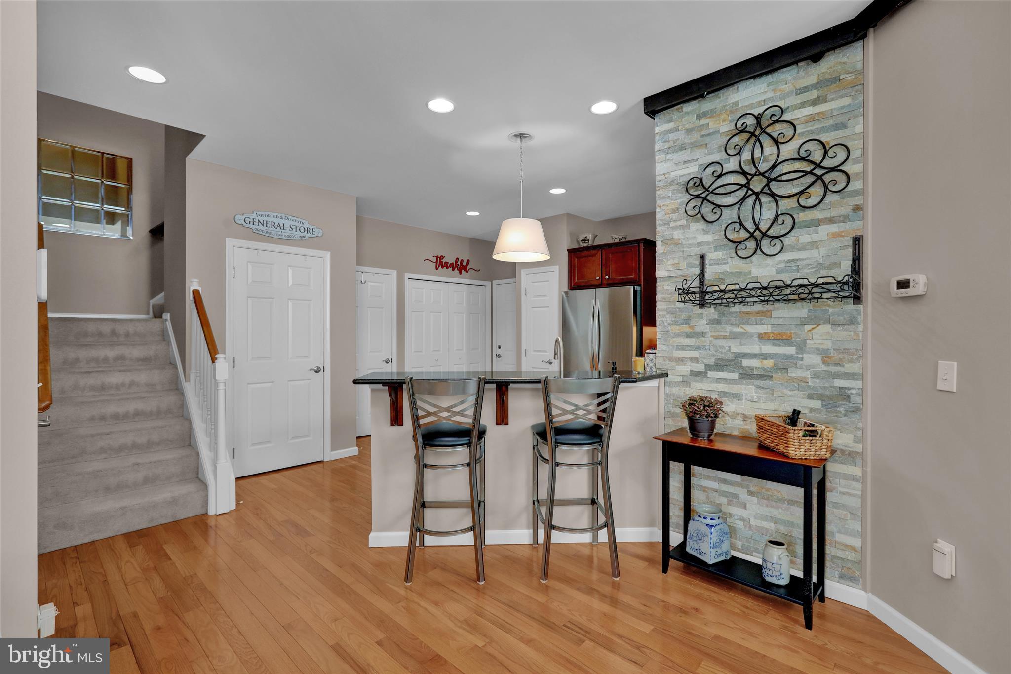 BRIAR LAKE - Residential