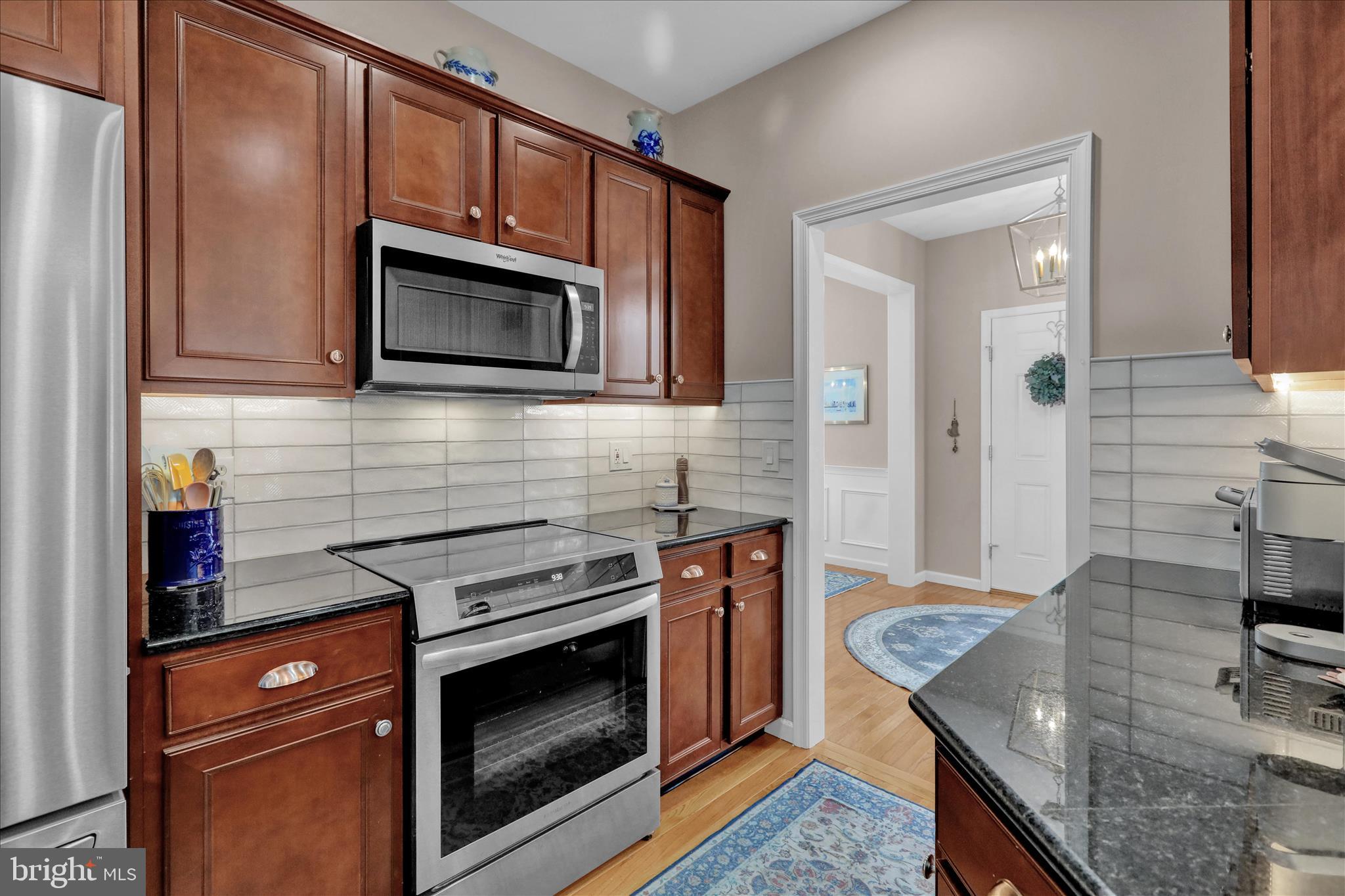 BRIAR LAKE - Residential