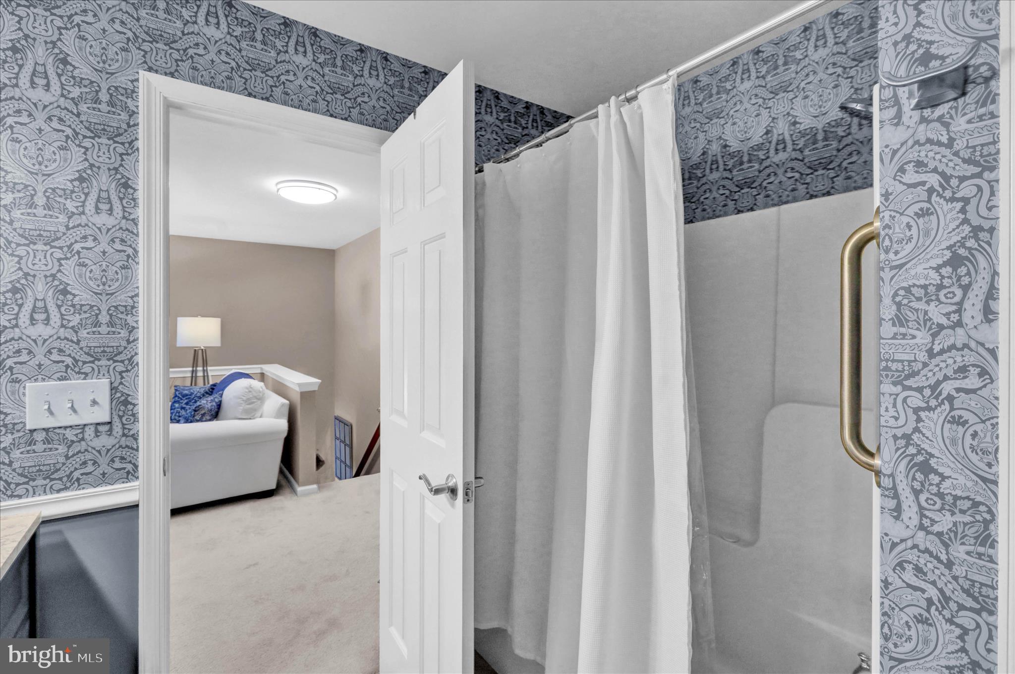 BRIAR LAKE - Residential