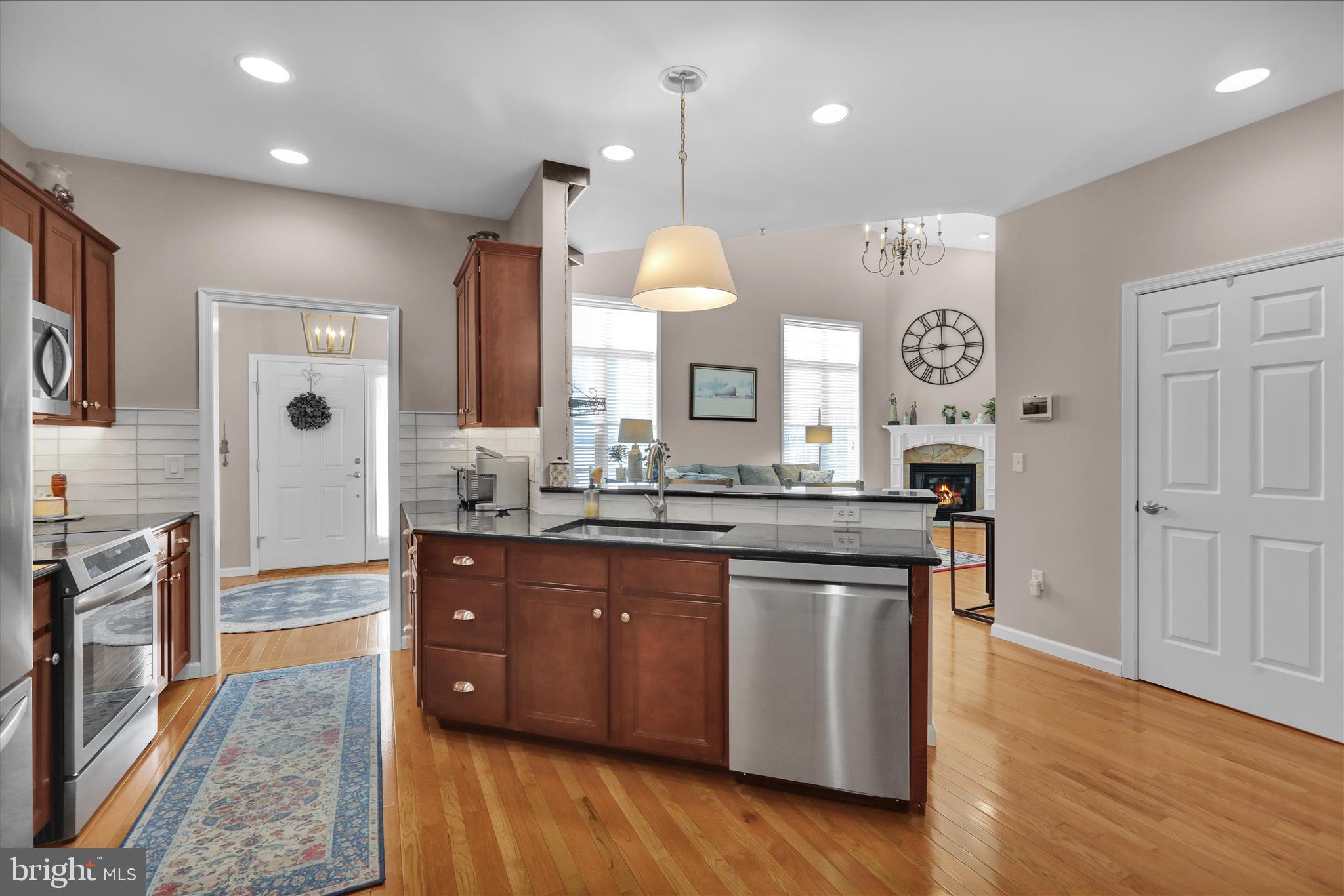 BRIAR LAKE - Residential