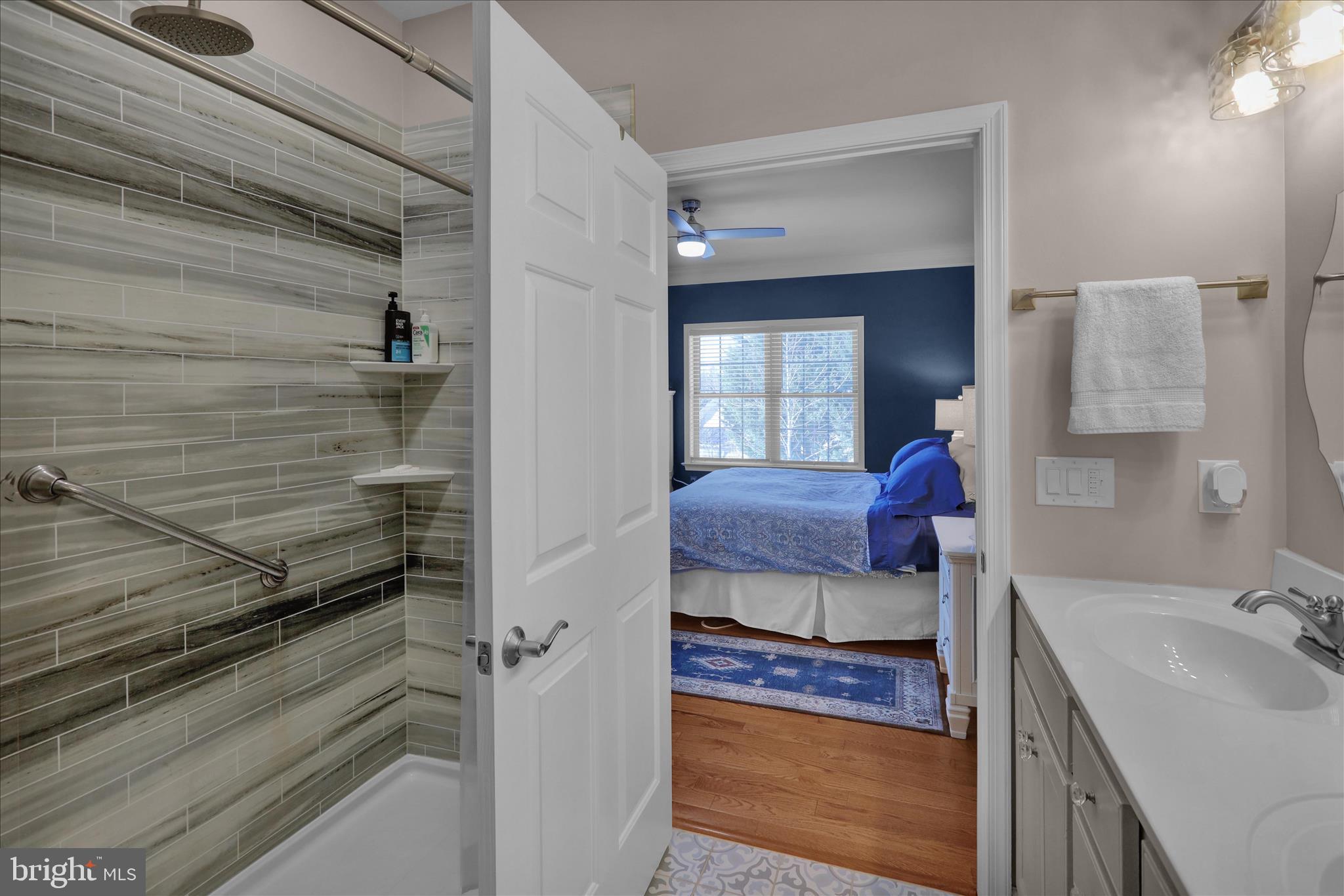 BRIAR LAKE - Residential