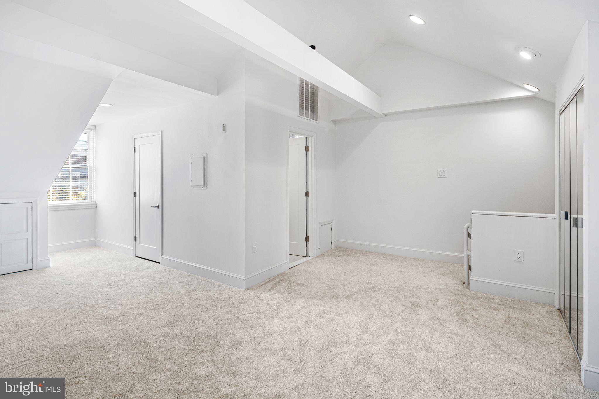 WASHINGTON SQ WEST - Residential