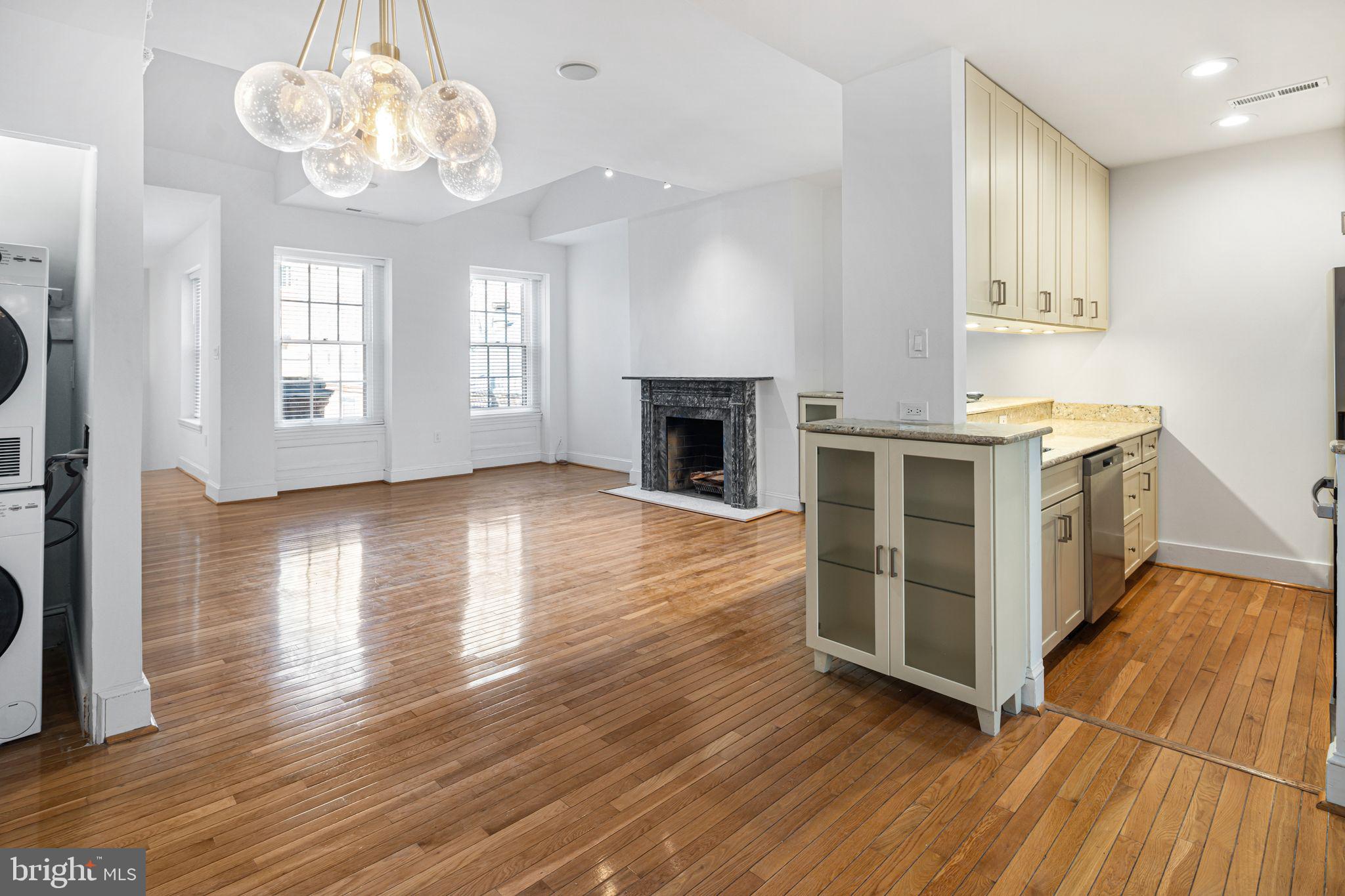 WASHINGTON SQ WEST - Residential